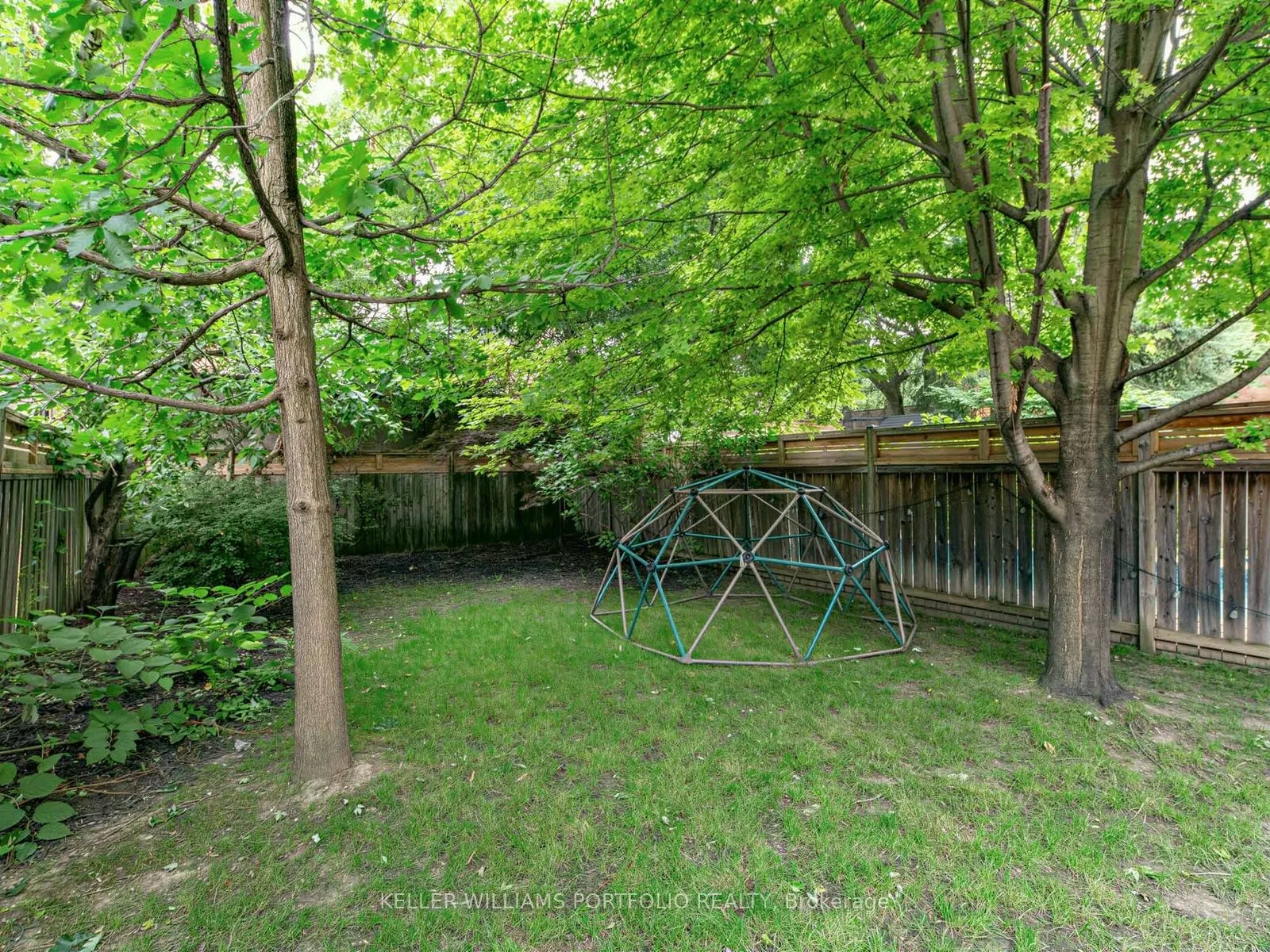 21 Albertus Avenue