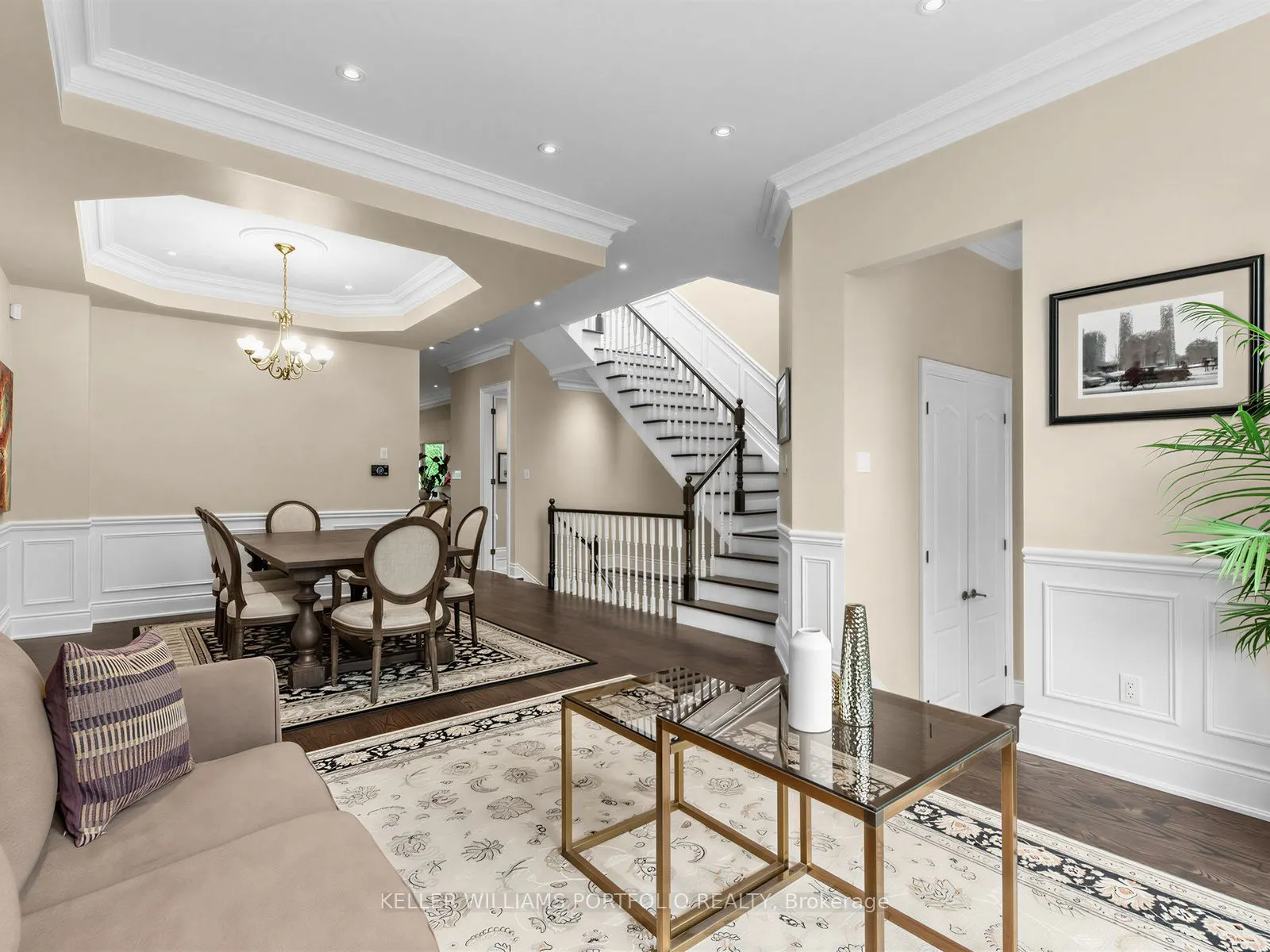 21 Albertus Avenue