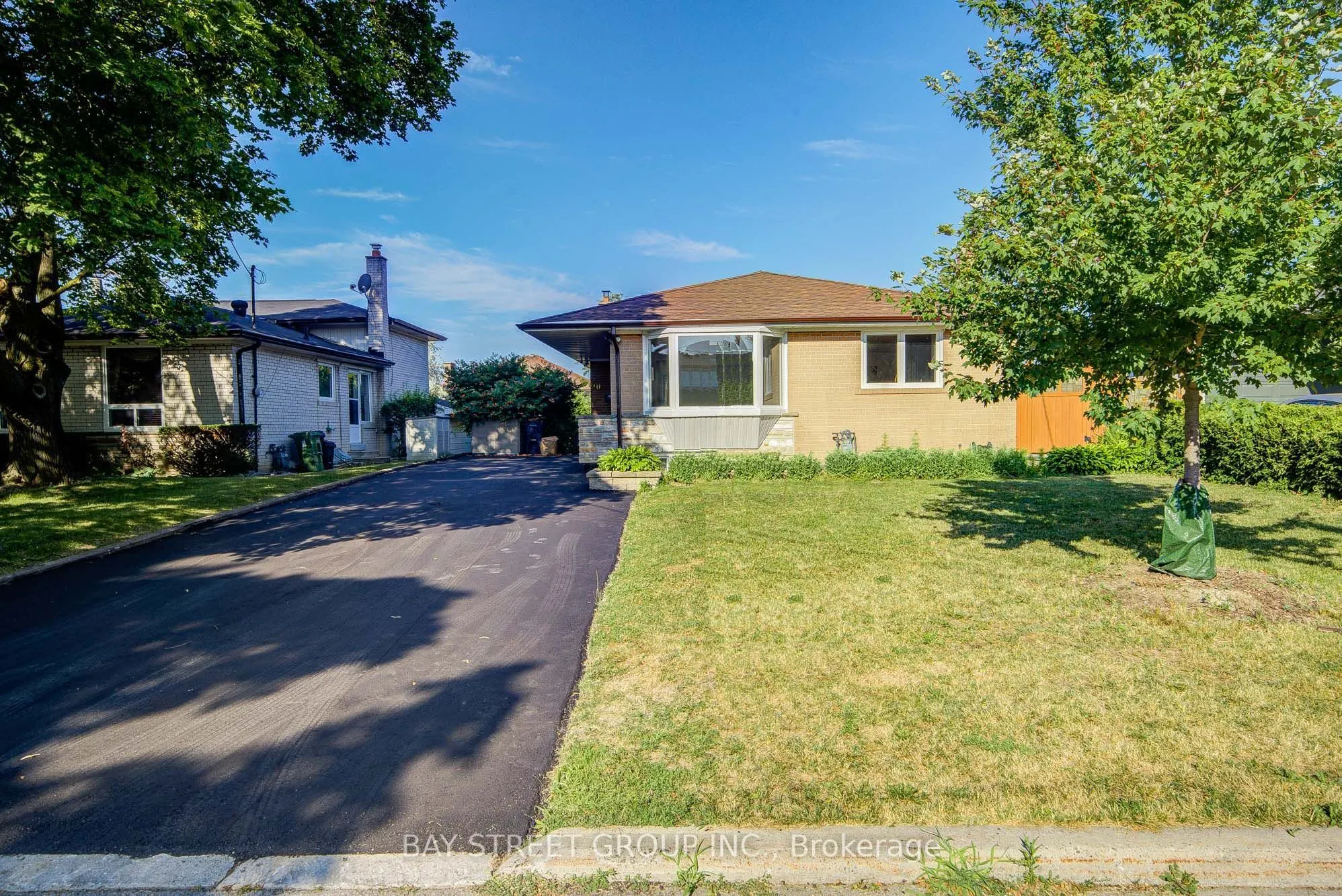 60 Warner Avenue
