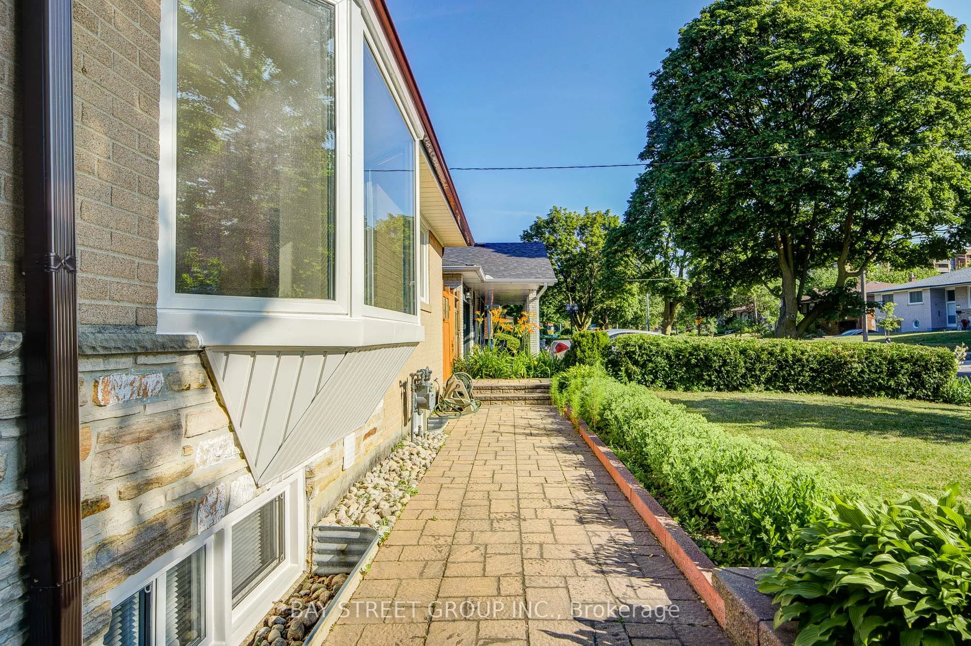 60 Warner Avenue