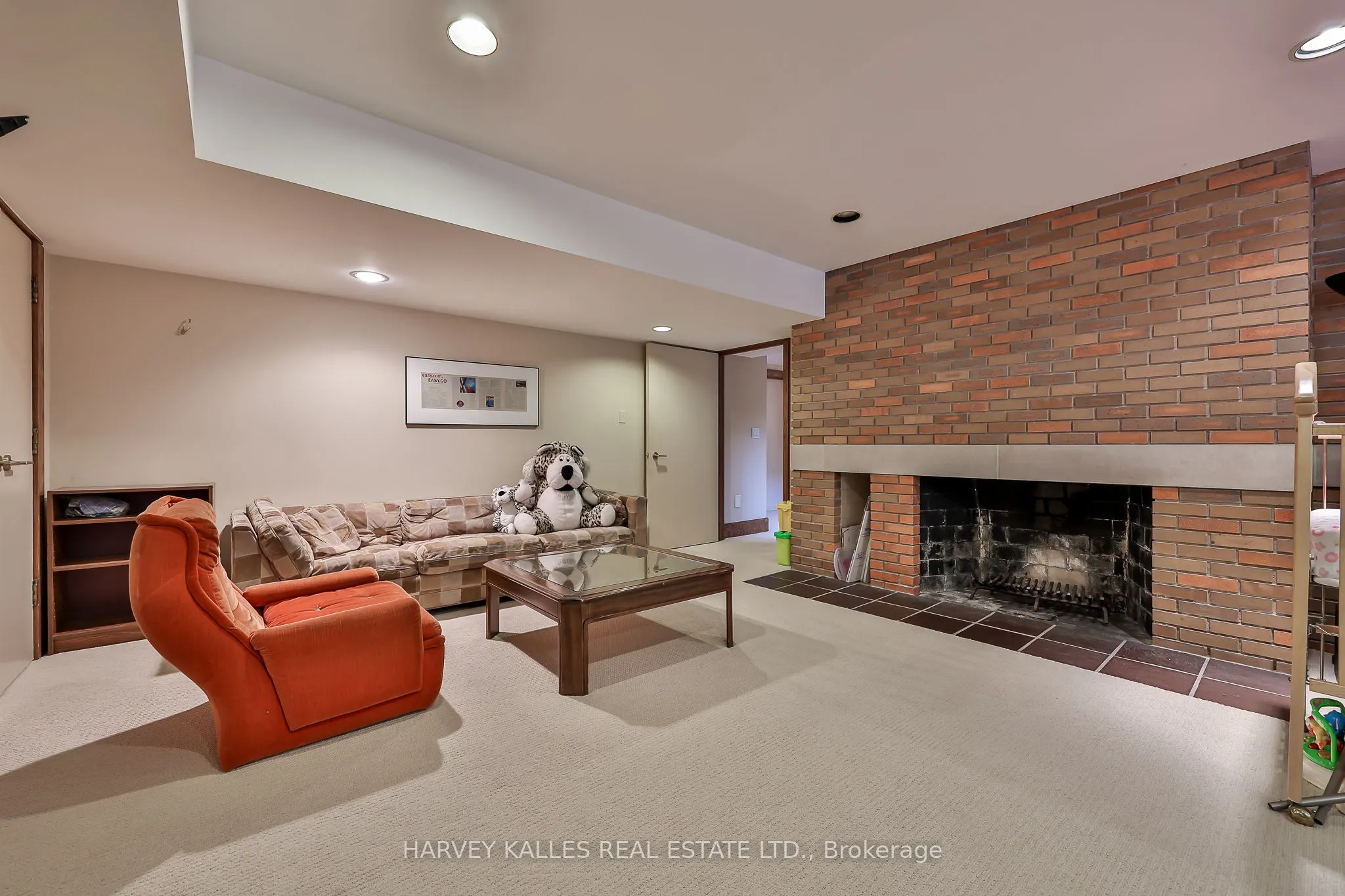 223 Hillhurst Boulevard
