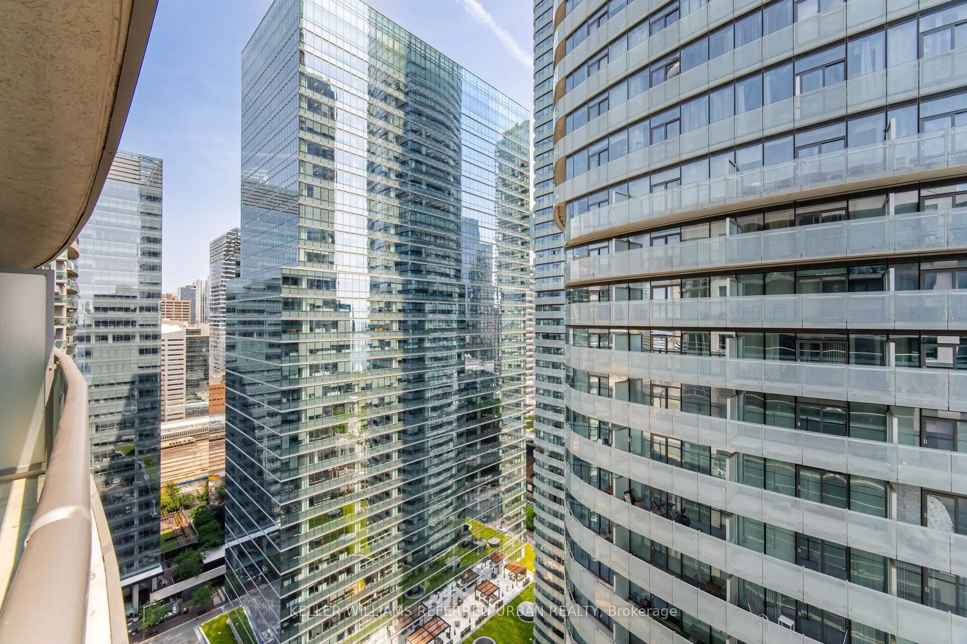 19 Grand Trunk Crescent #3708