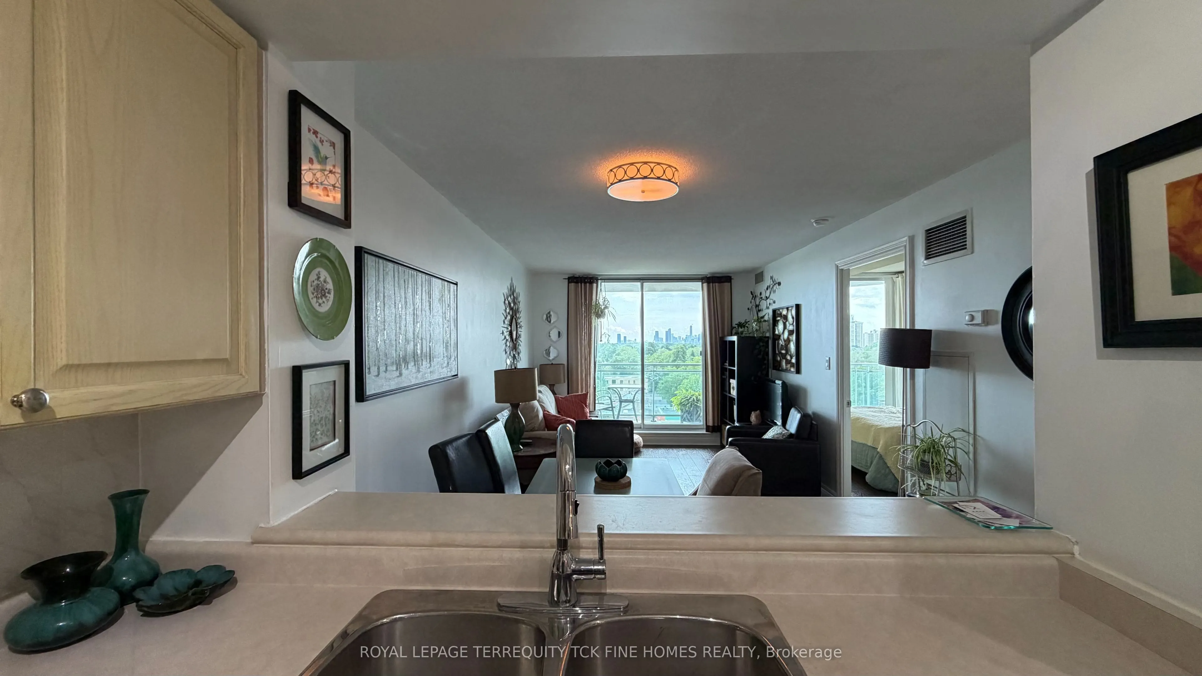 398 Eglinton Avenue E #1009