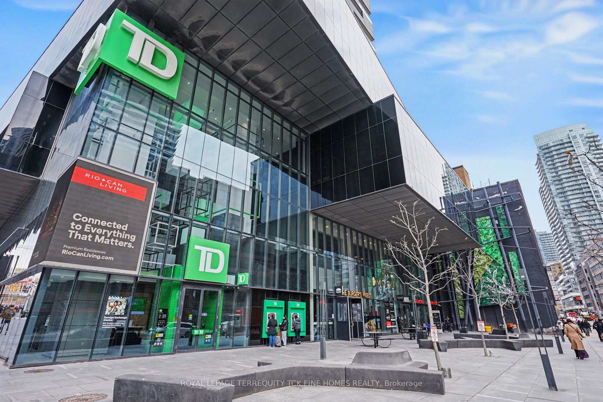 398 Eglinton Avenue E #1009