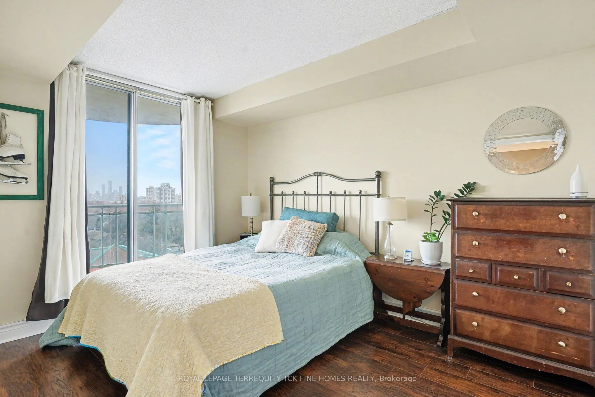 398 Eglinton Avenue E #1009
