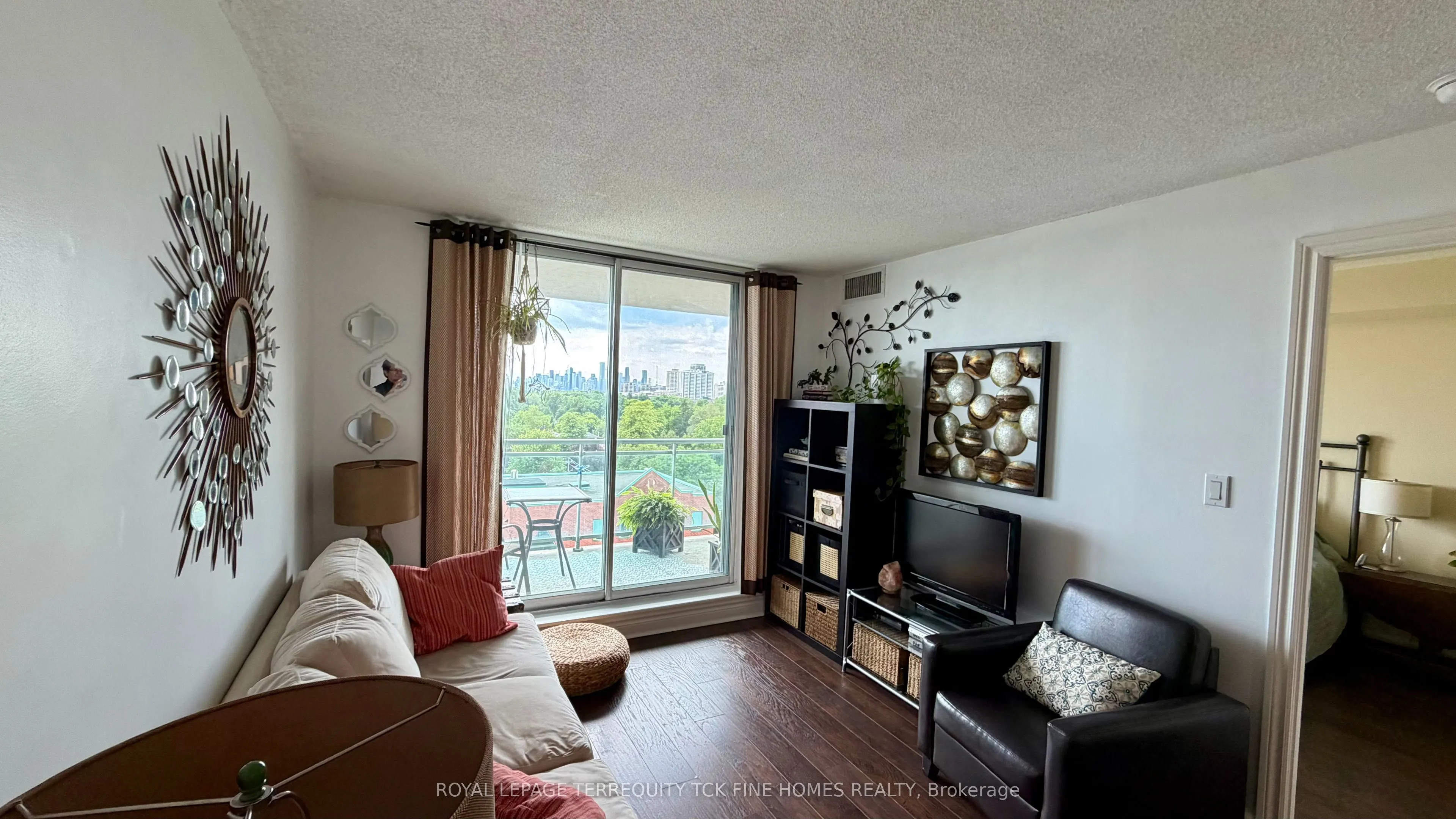 398 Eglinton Avenue E #1009