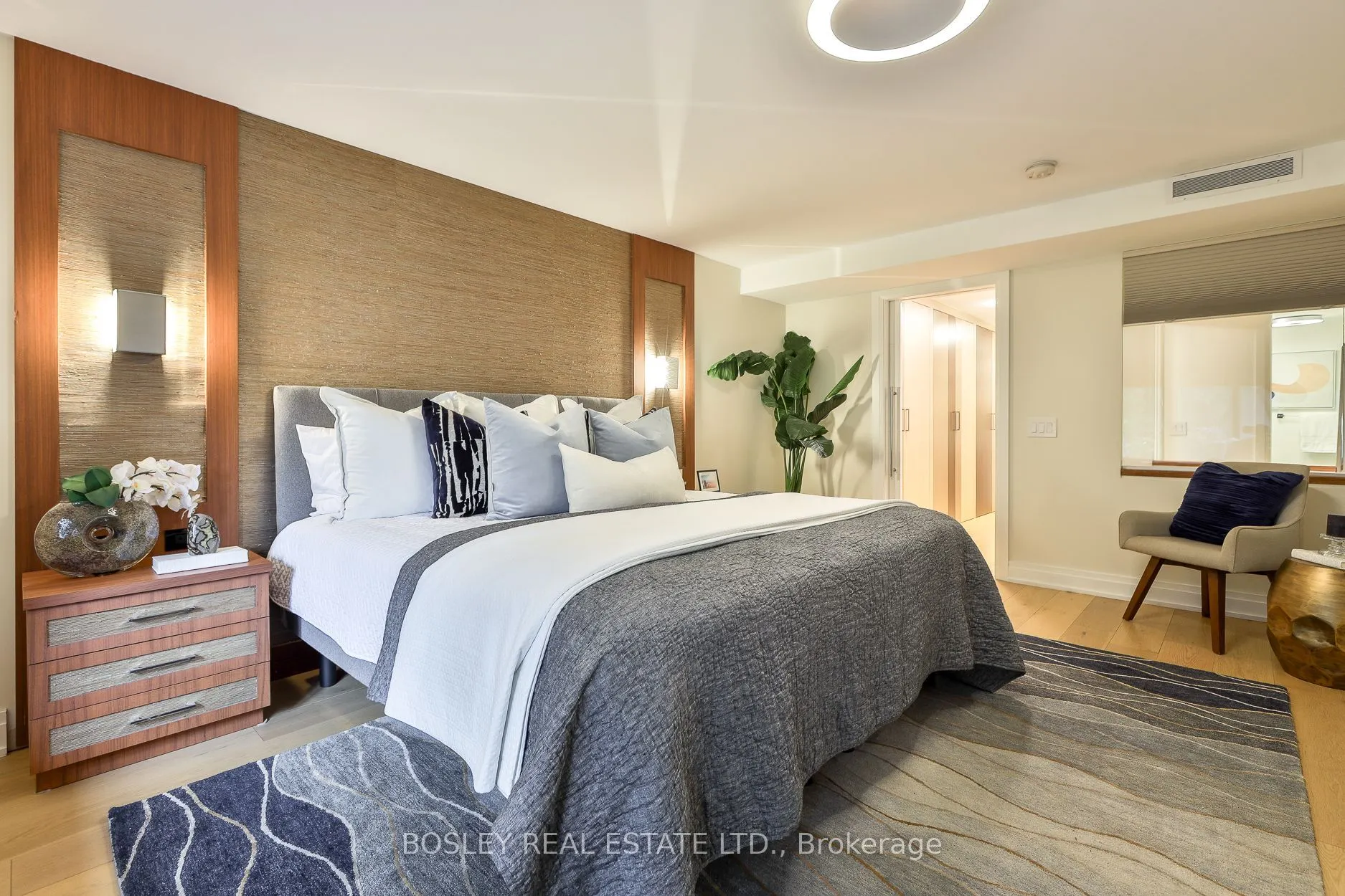 40 Oaklands Avenue #107
