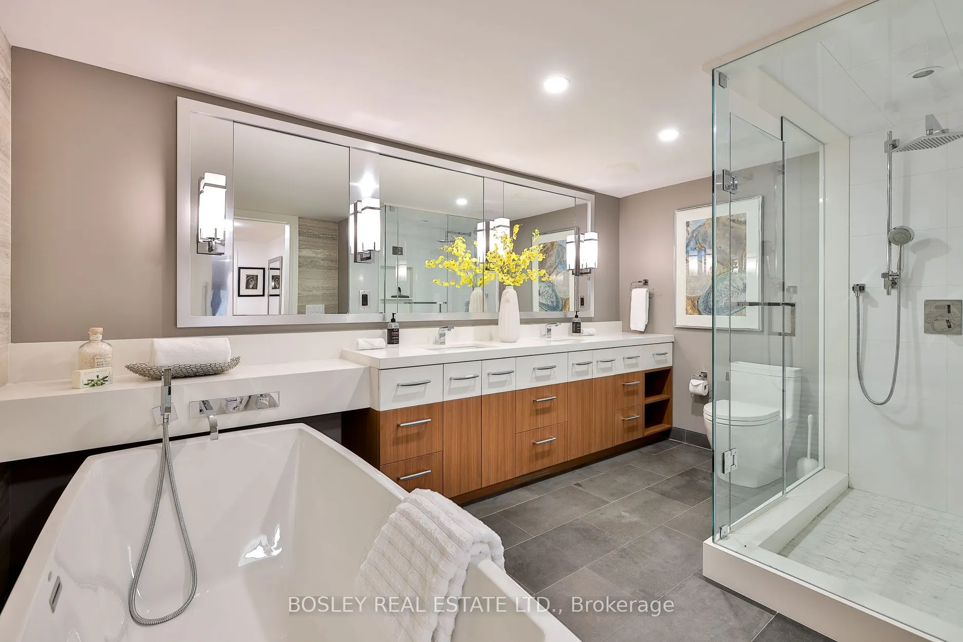 40 Oaklands Avenue #107