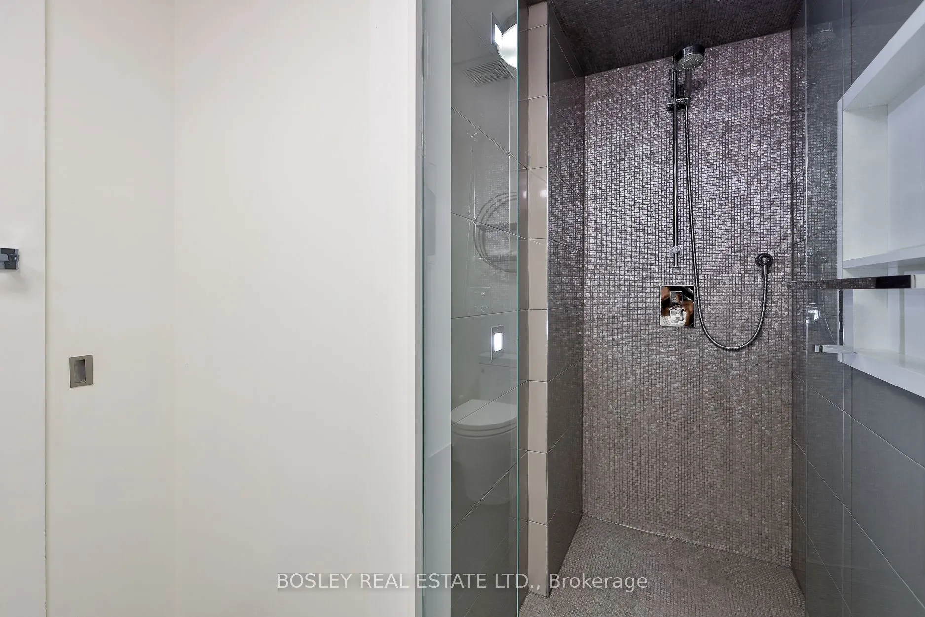40 Oaklands Avenue #107