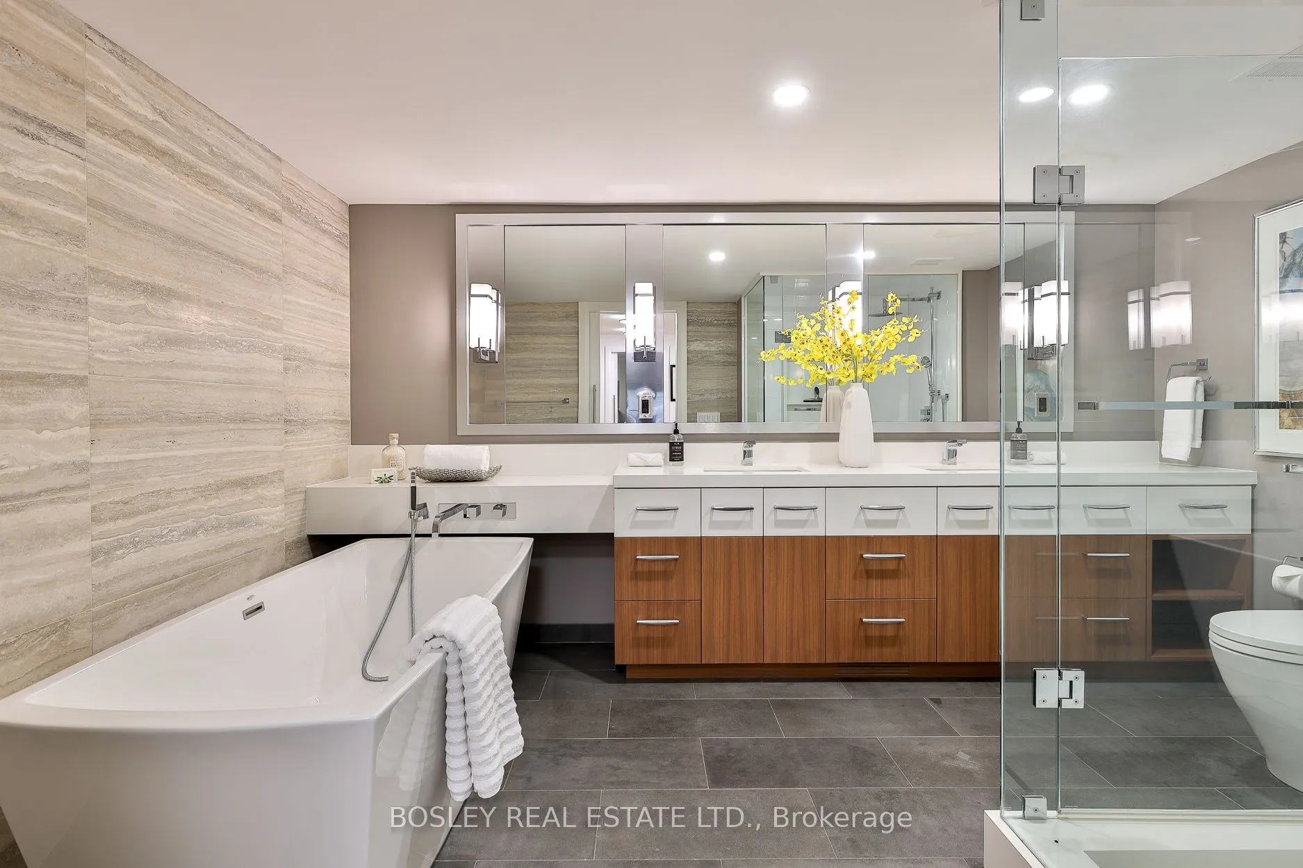 40 Oaklands Avenue #107
