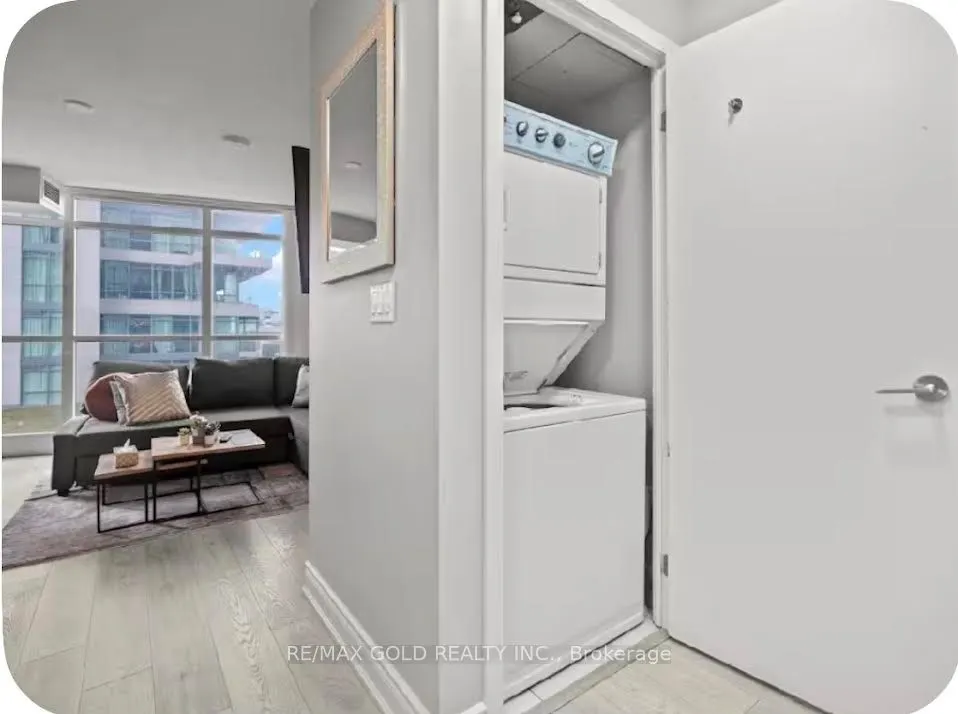 215 Fort York Boulevard #620