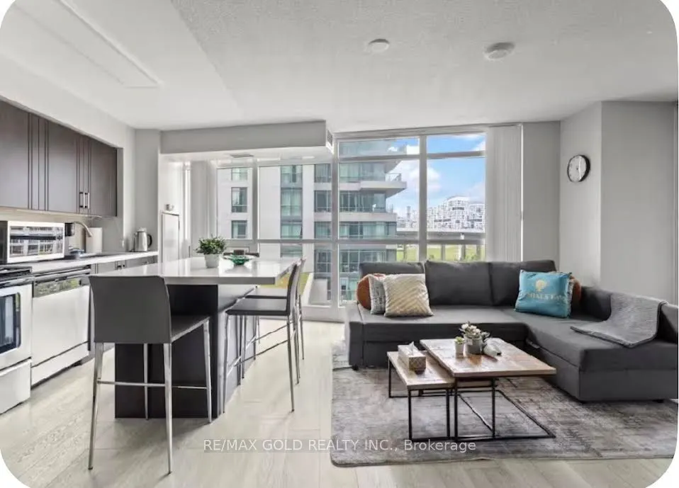 215 Fort York Boulevard #620