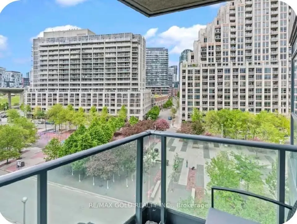 215 Fort York Boulevard #620