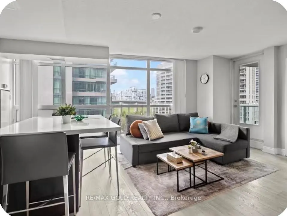 215 Fort York Boulevard #620