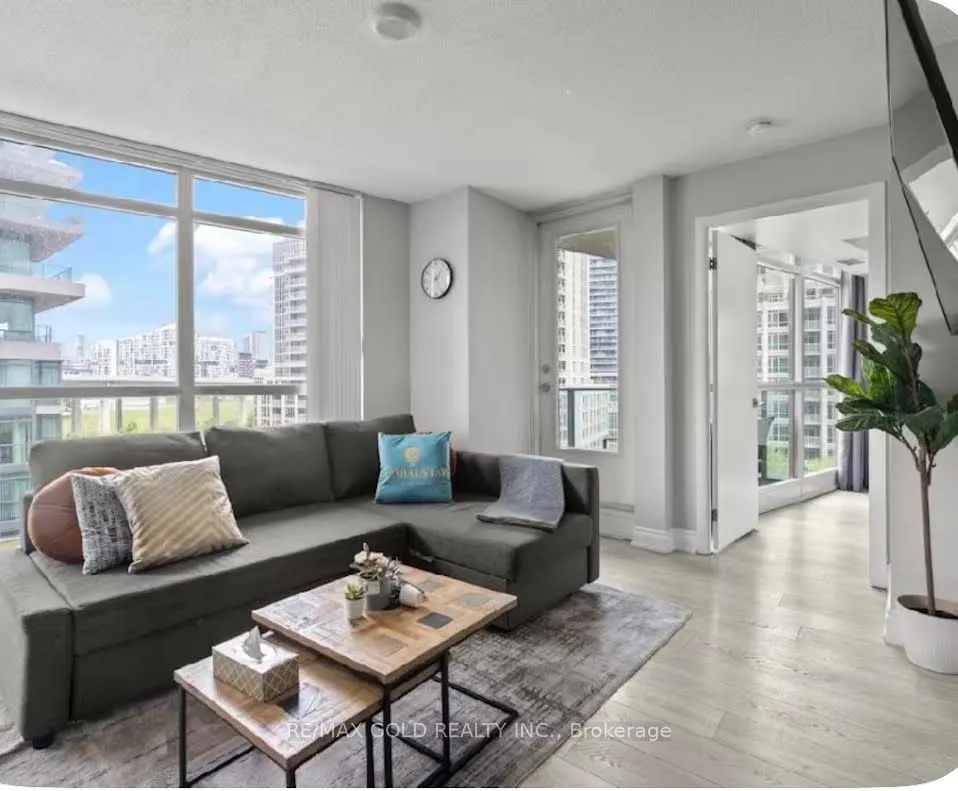215 Fort York Boulevard #620