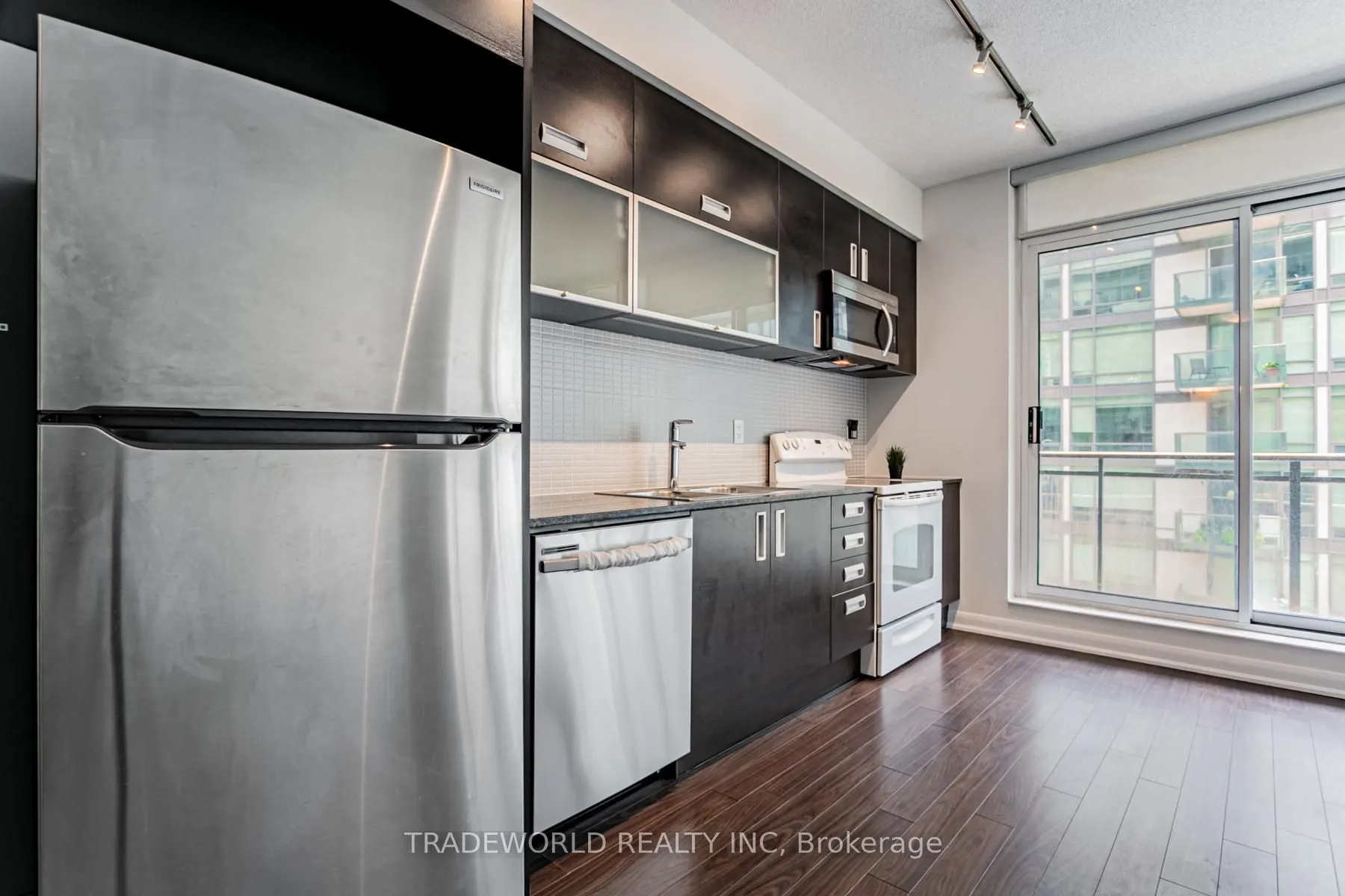 205 Frederick Street #909