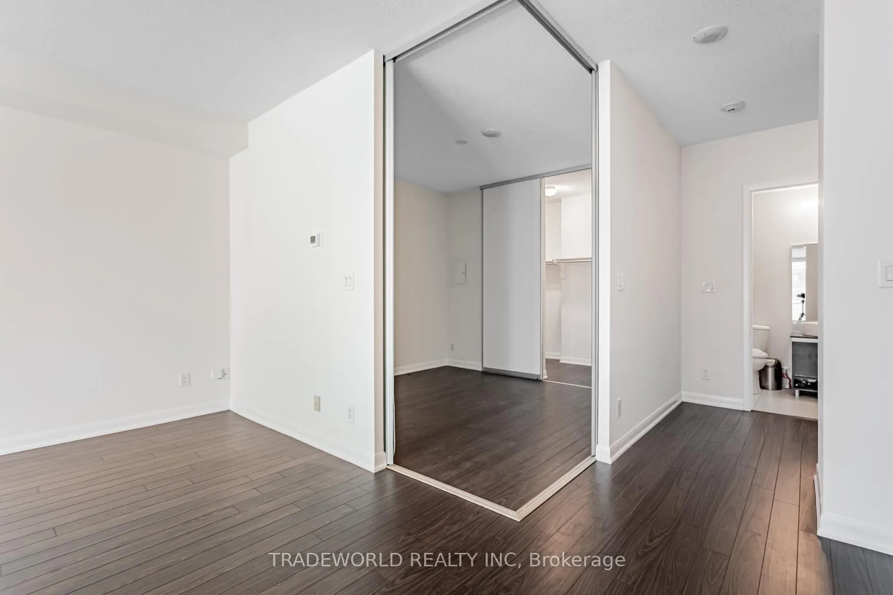 205 Frederick Street #909