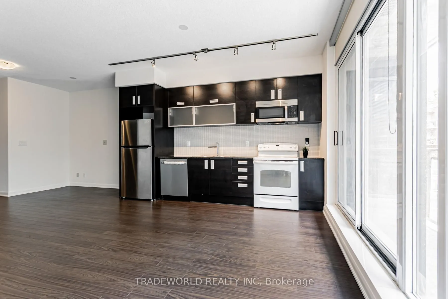 205 Frederick Street #909