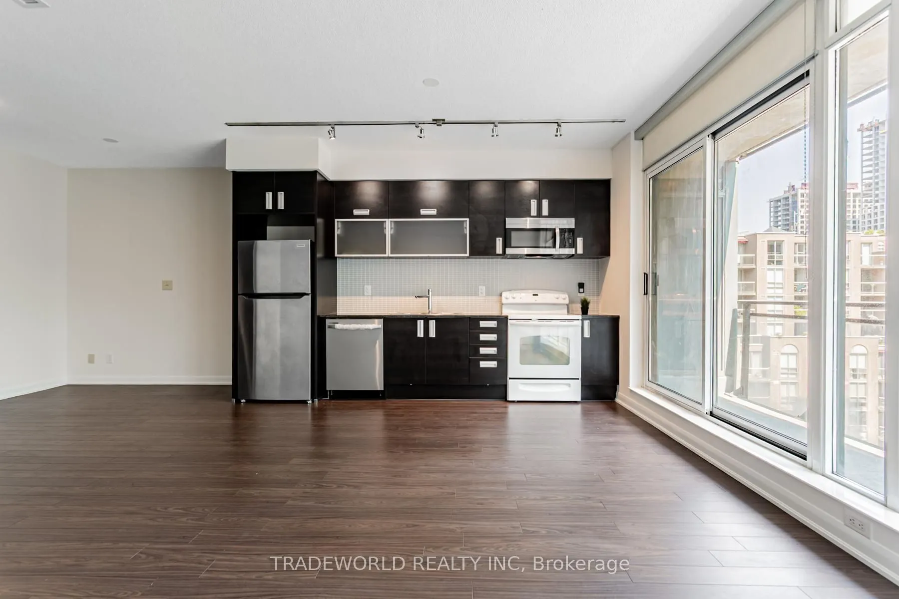 205 Frederick Street #909
