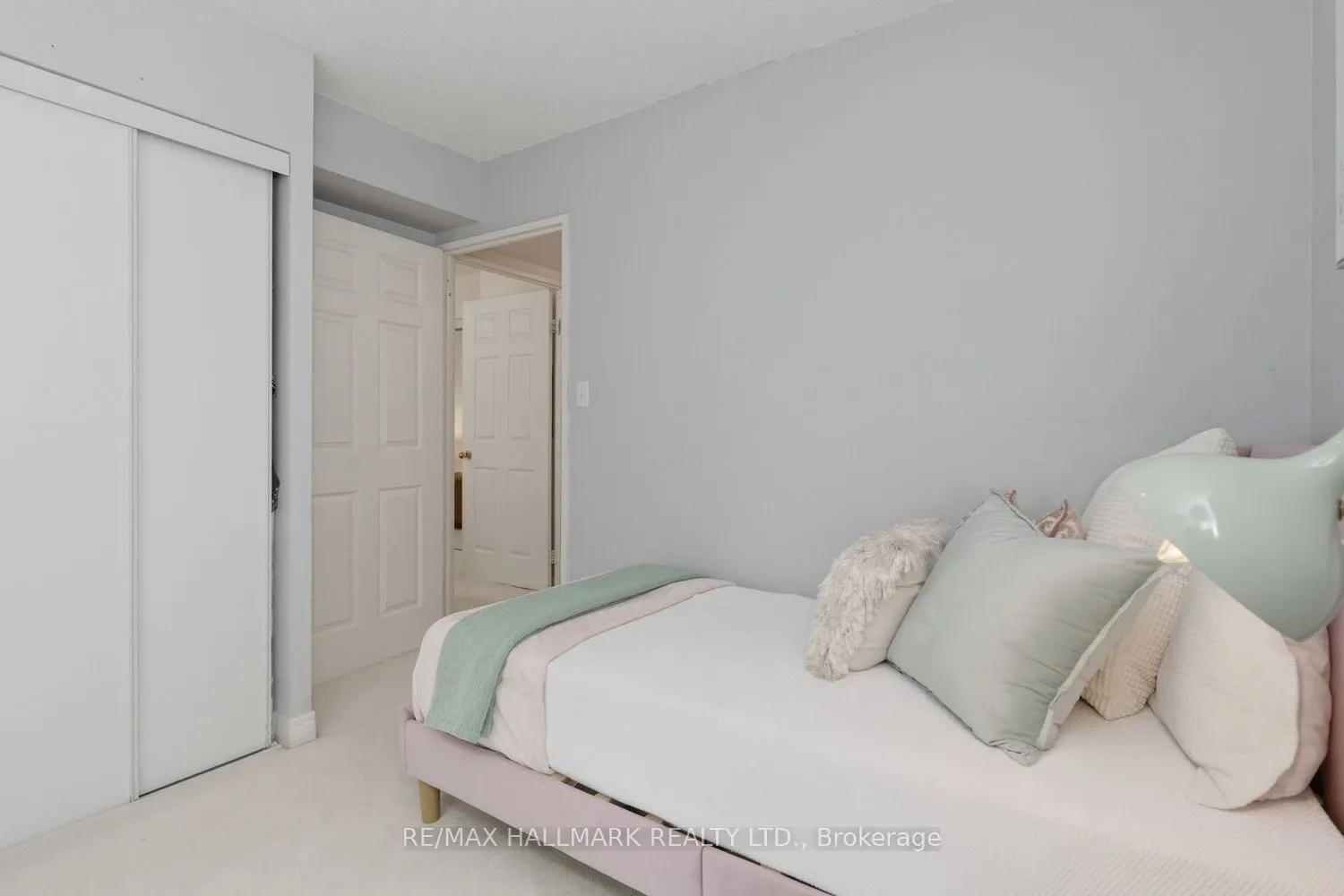 43 Eglinton Avenue E #310
