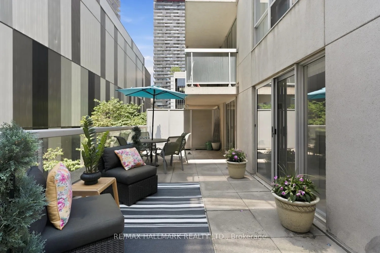 43 Eglinton Avenue E #310