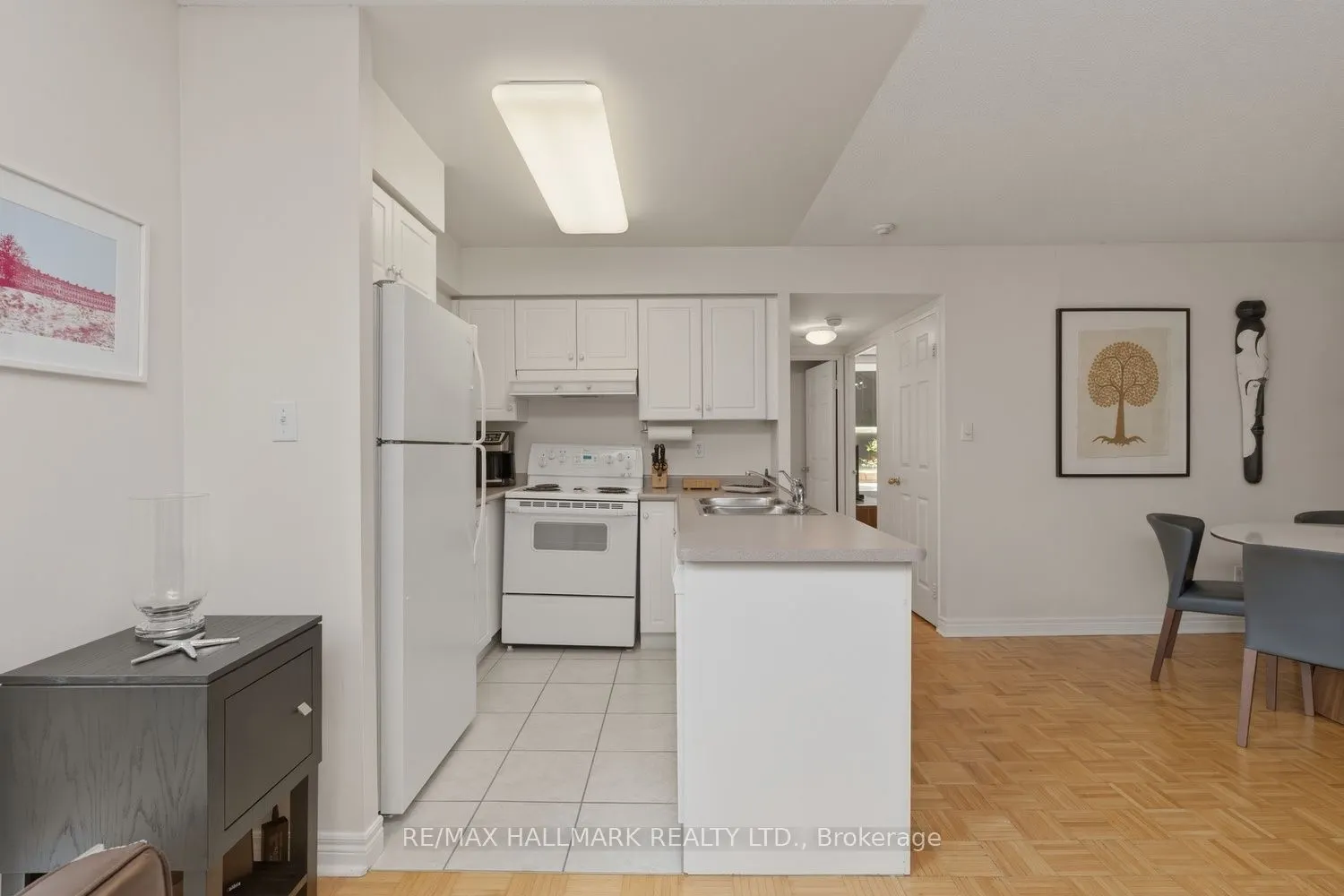 43 Eglinton Avenue E #310