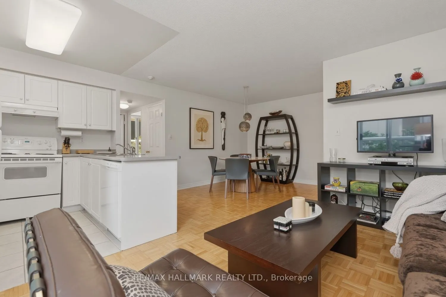 43 Eglinton Avenue E #310