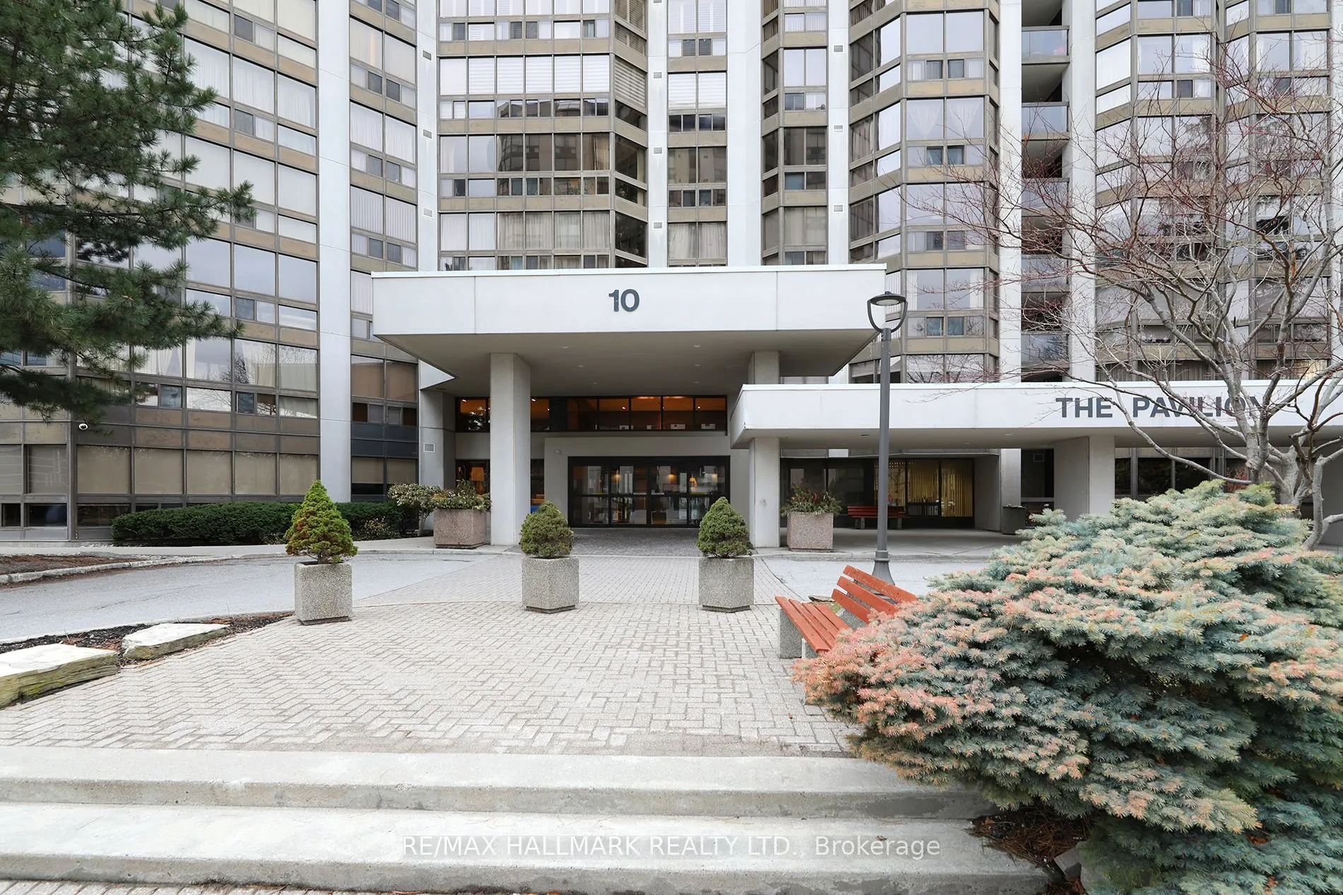 10 Kenneth Avenue #1704