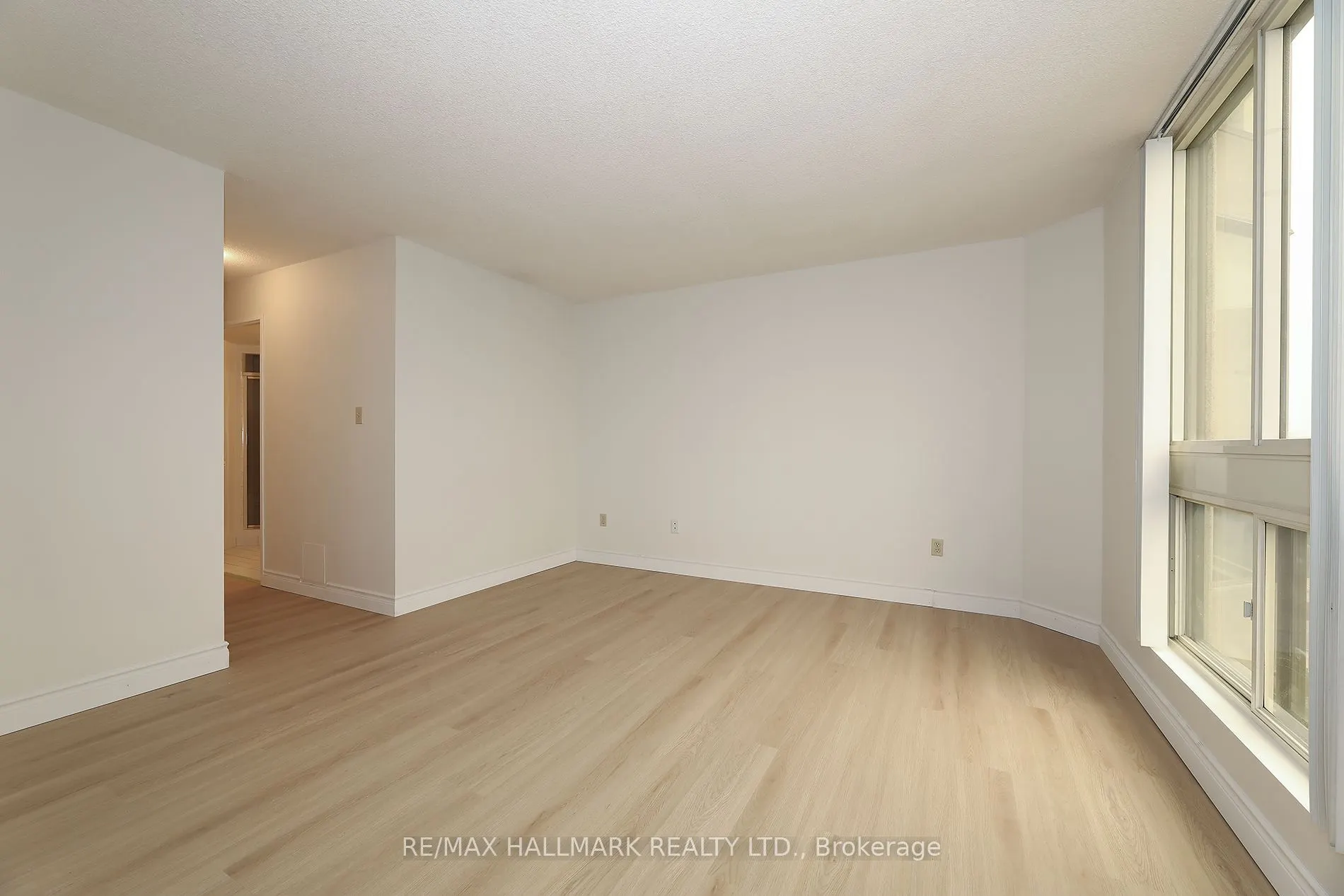 10 Kenneth Avenue #1704