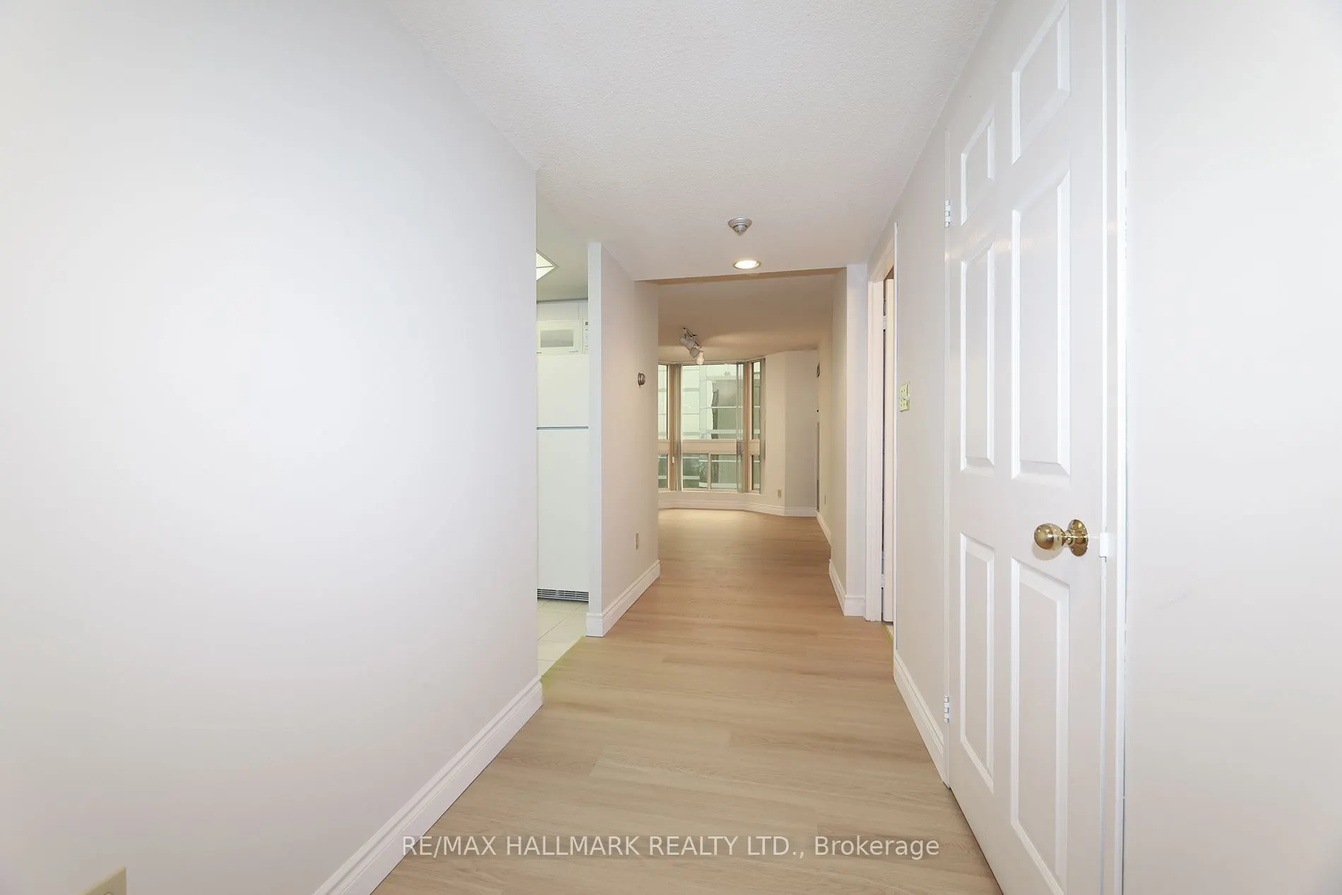10 Kenneth Avenue #1704