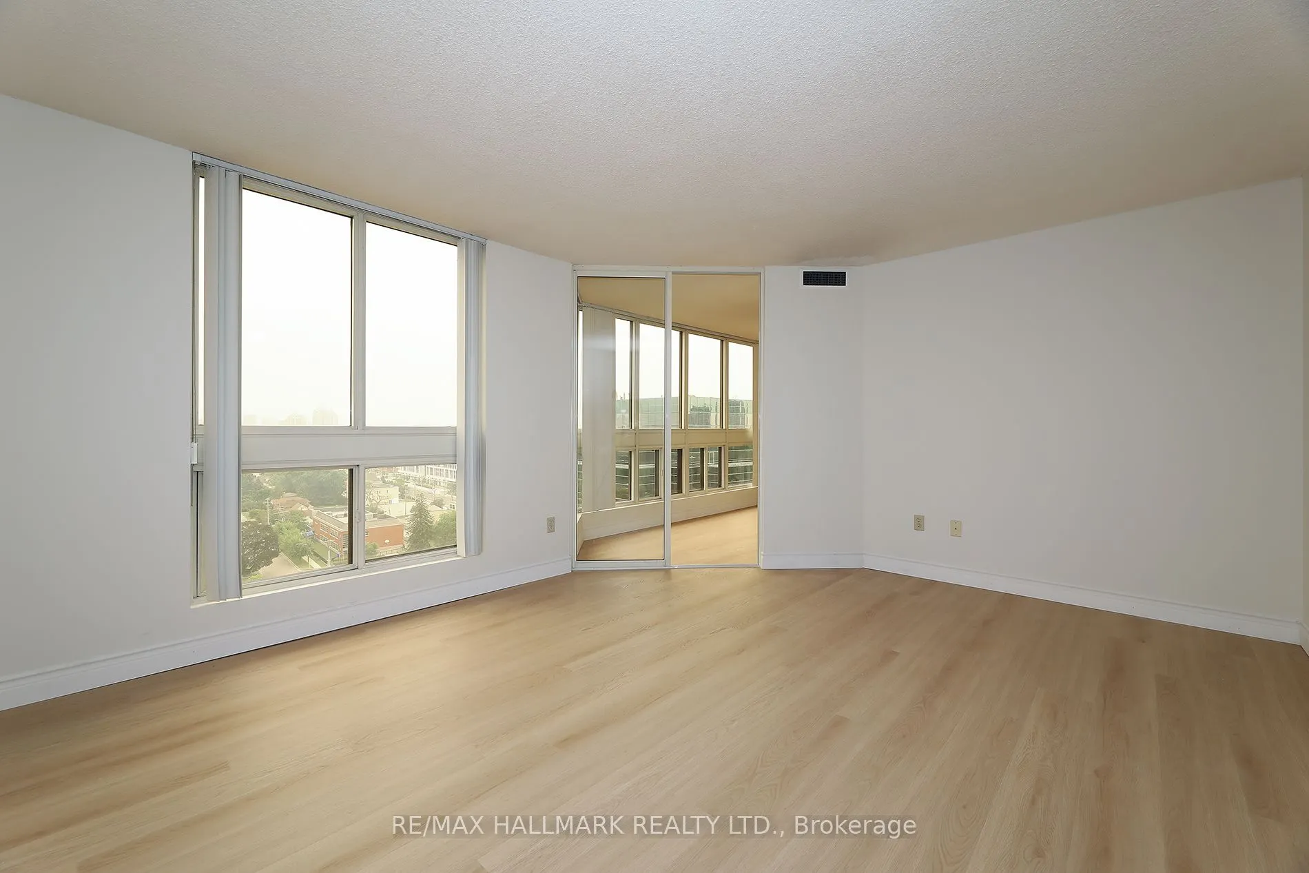 10 Kenneth Avenue #1704