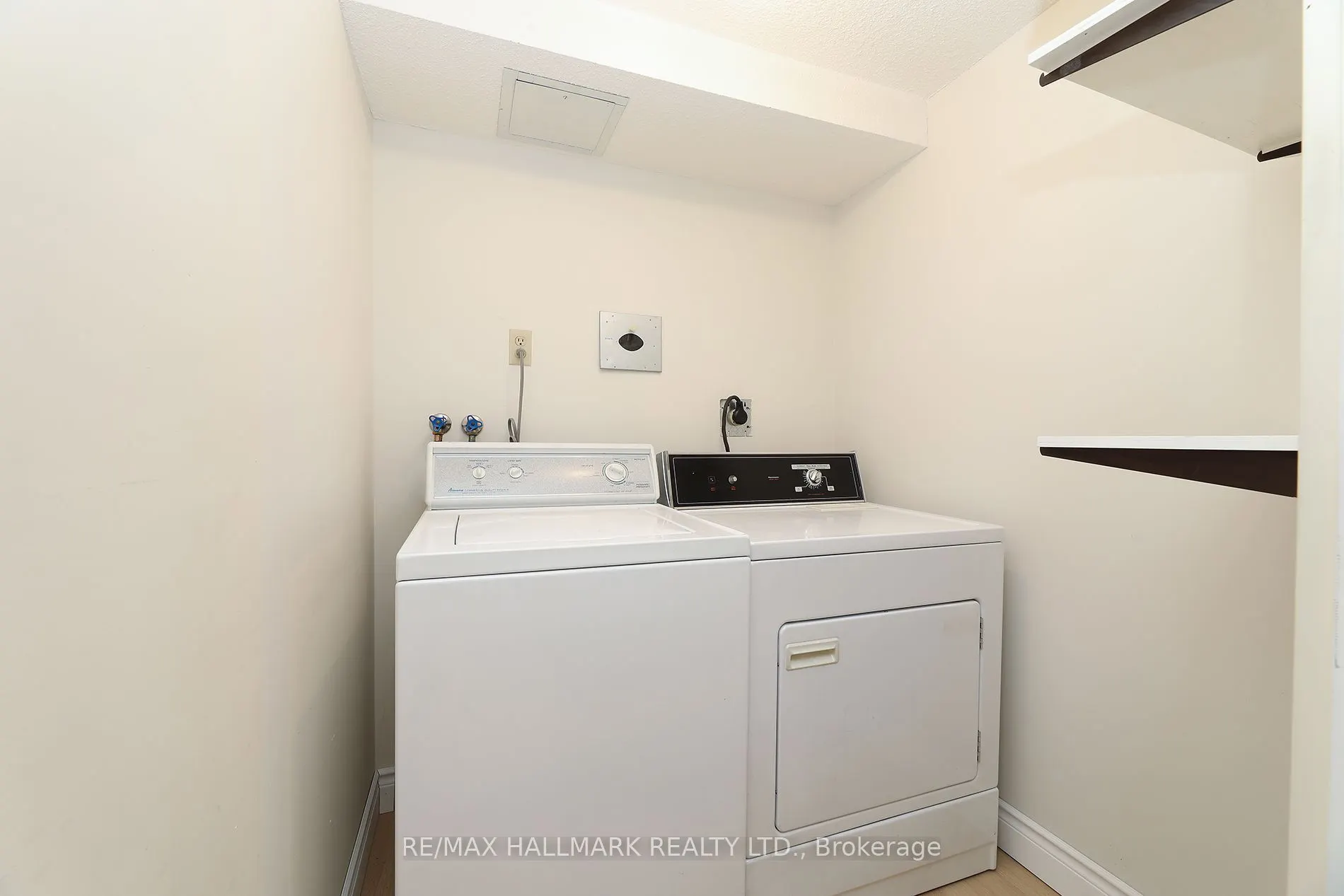 10 Kenneth Avenue #1704