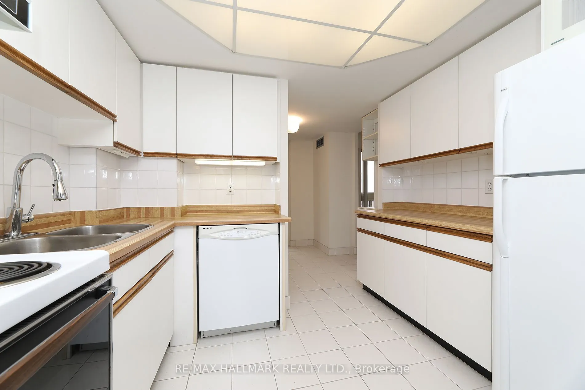 10 Kenneth Avenue #1704