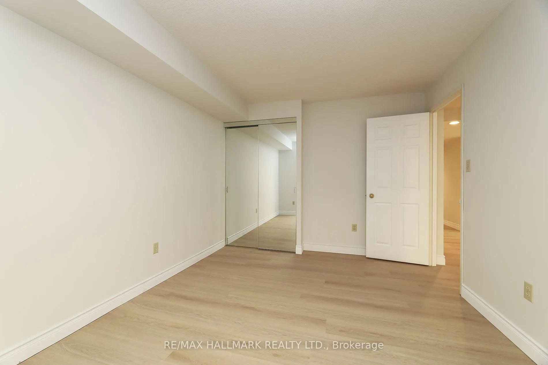 10 Kenneth Avenue #1704