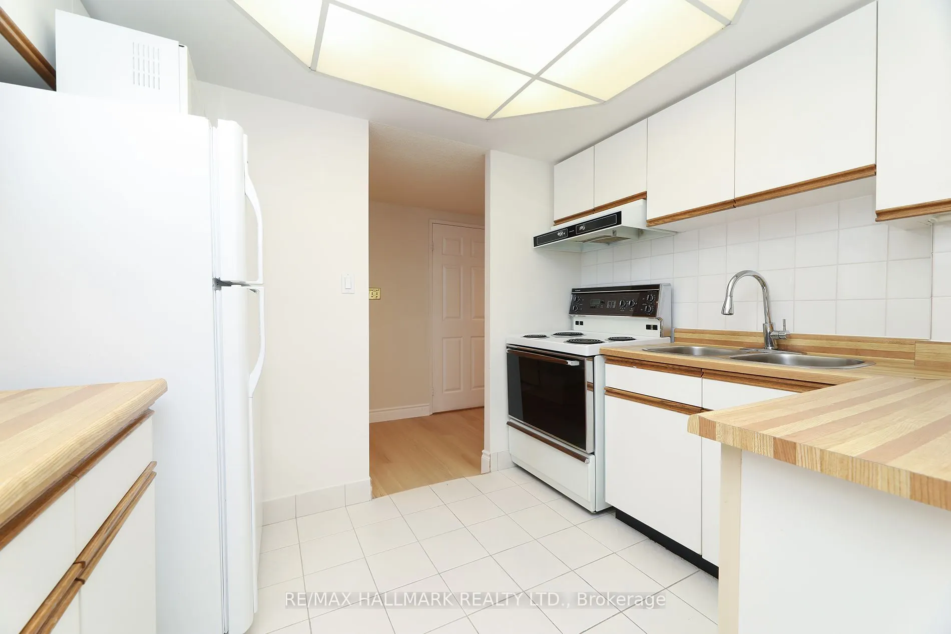 10 Kenneth Avenue #1704