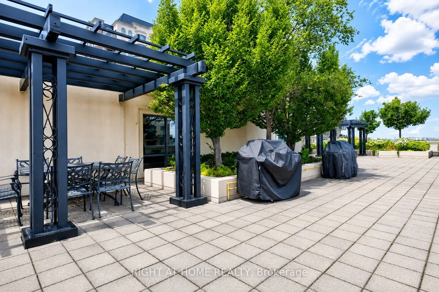 650 Sheppard Avenue E #403