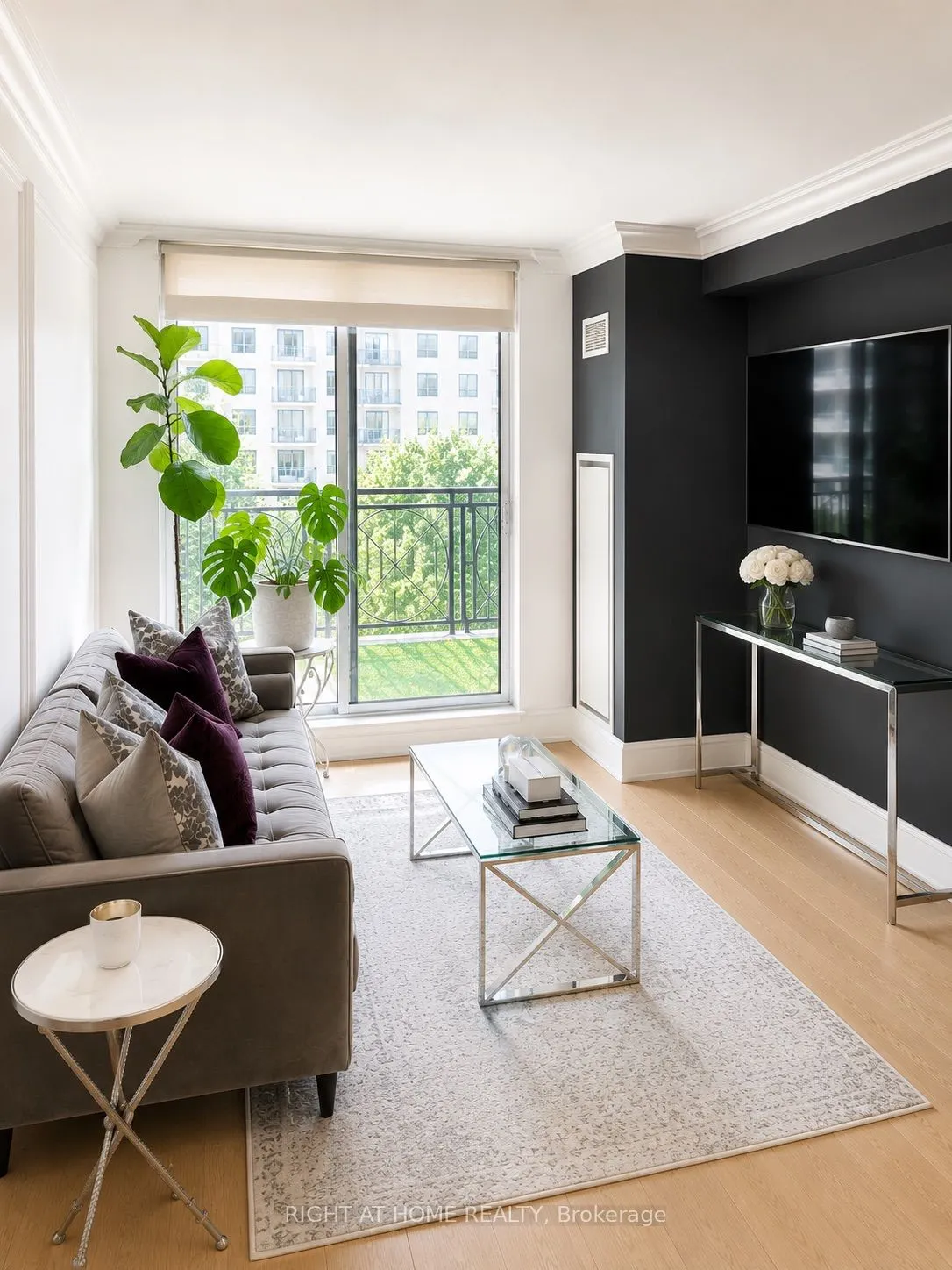 650 Sheppard Avenue E #403