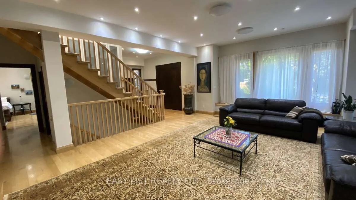 98 Burbank Drive