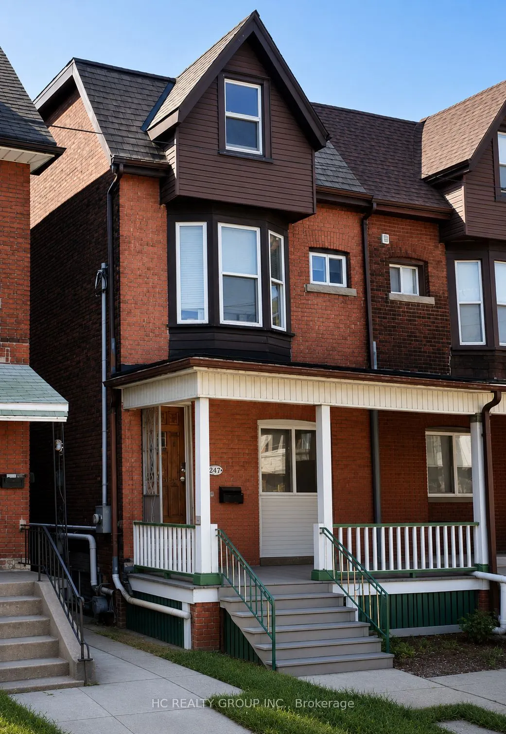562 Bathurst Street