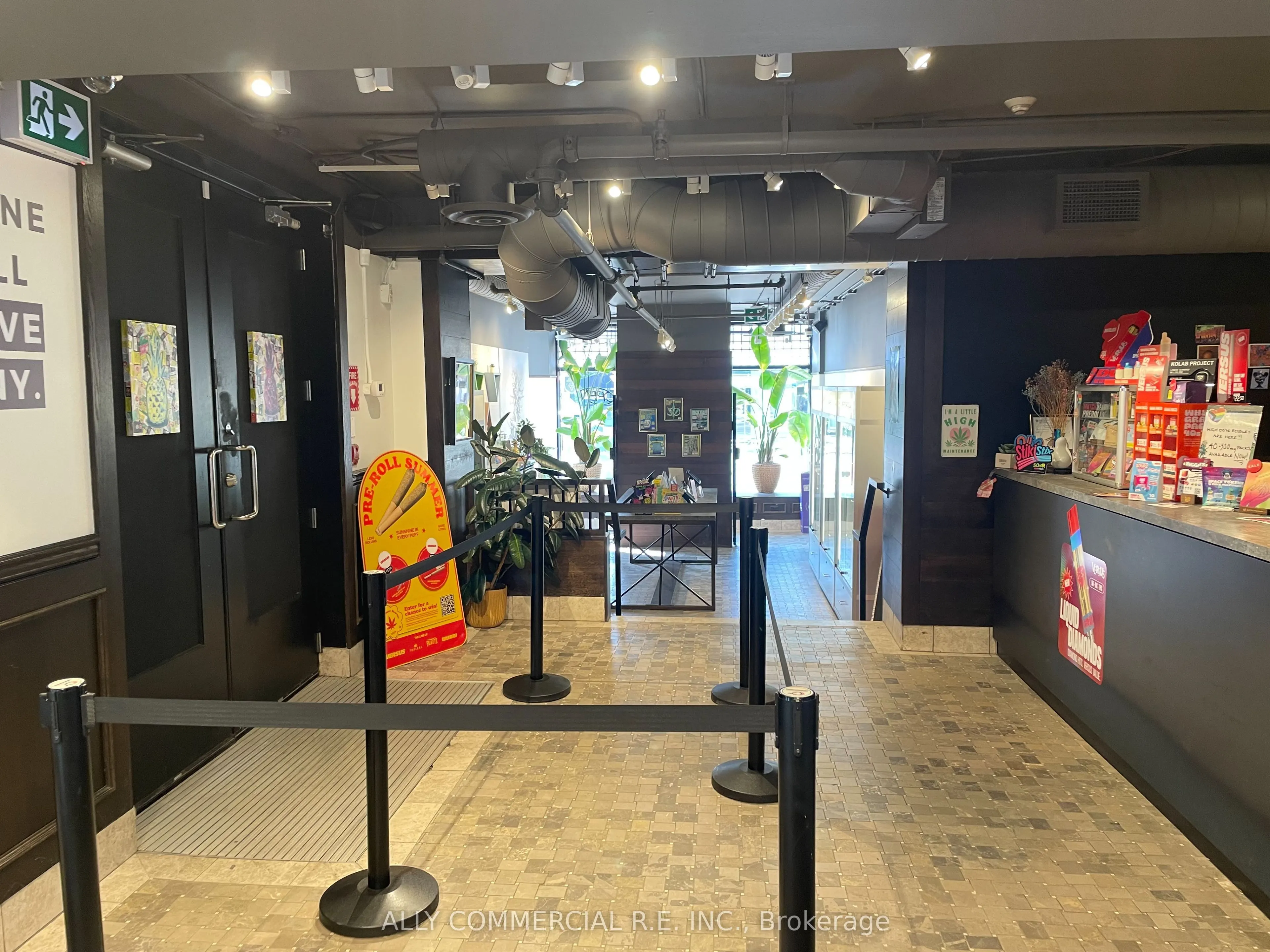 542 College Street #6