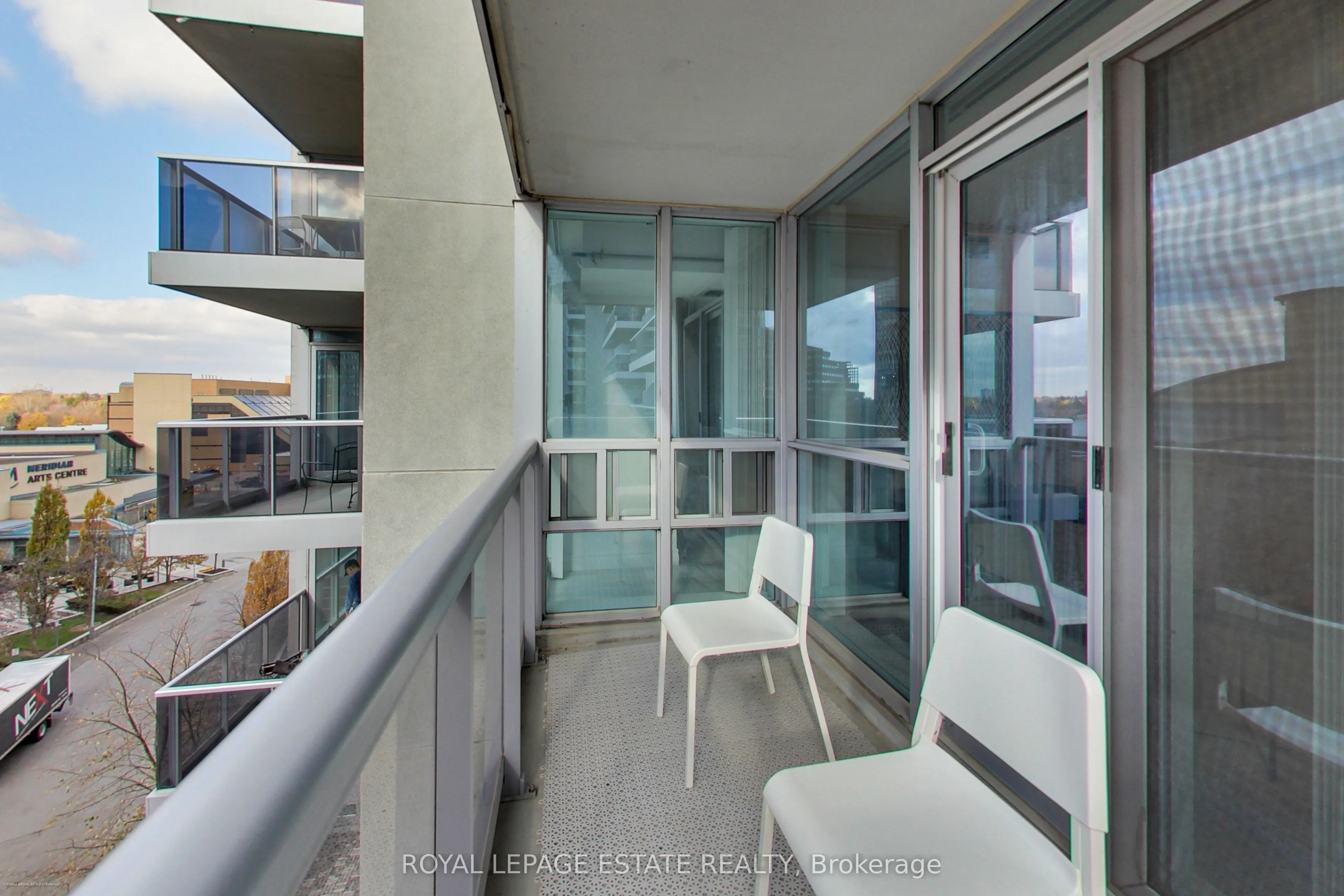 4978 Yonge Street #808
