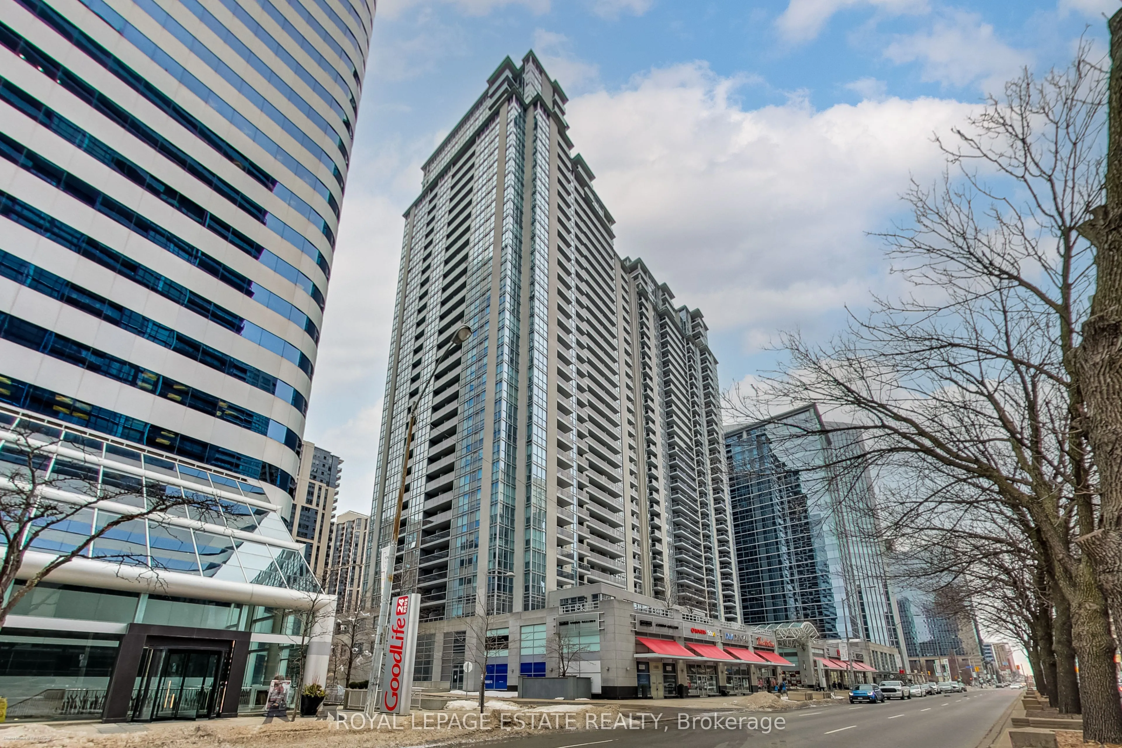 4978 Yonge Street #808
