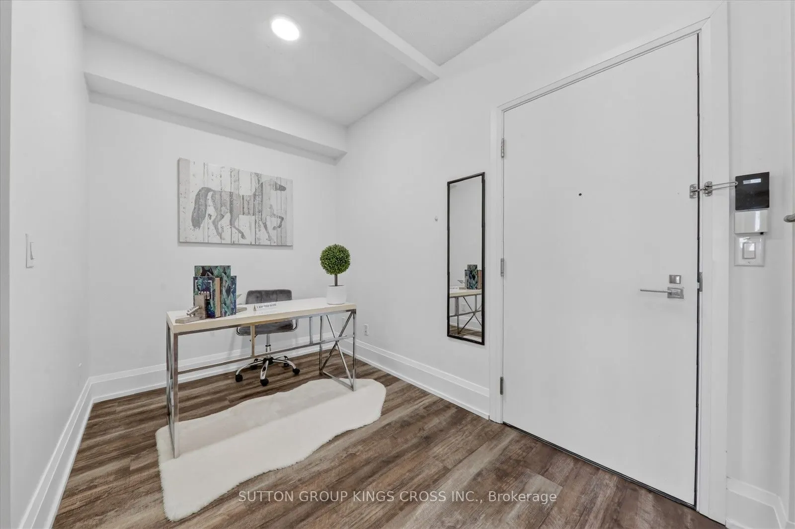 120 Harrison Garden Boulevard #317