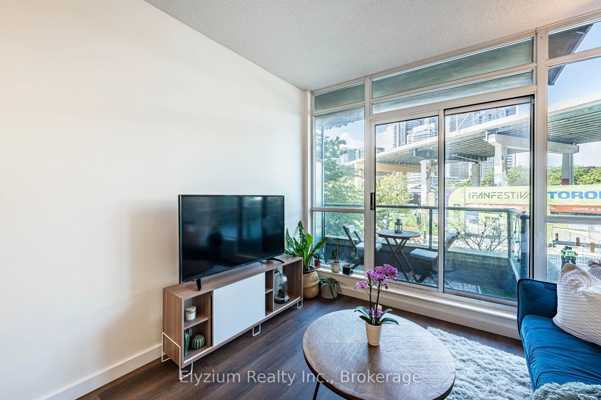 231 Fort York Boulevard #220