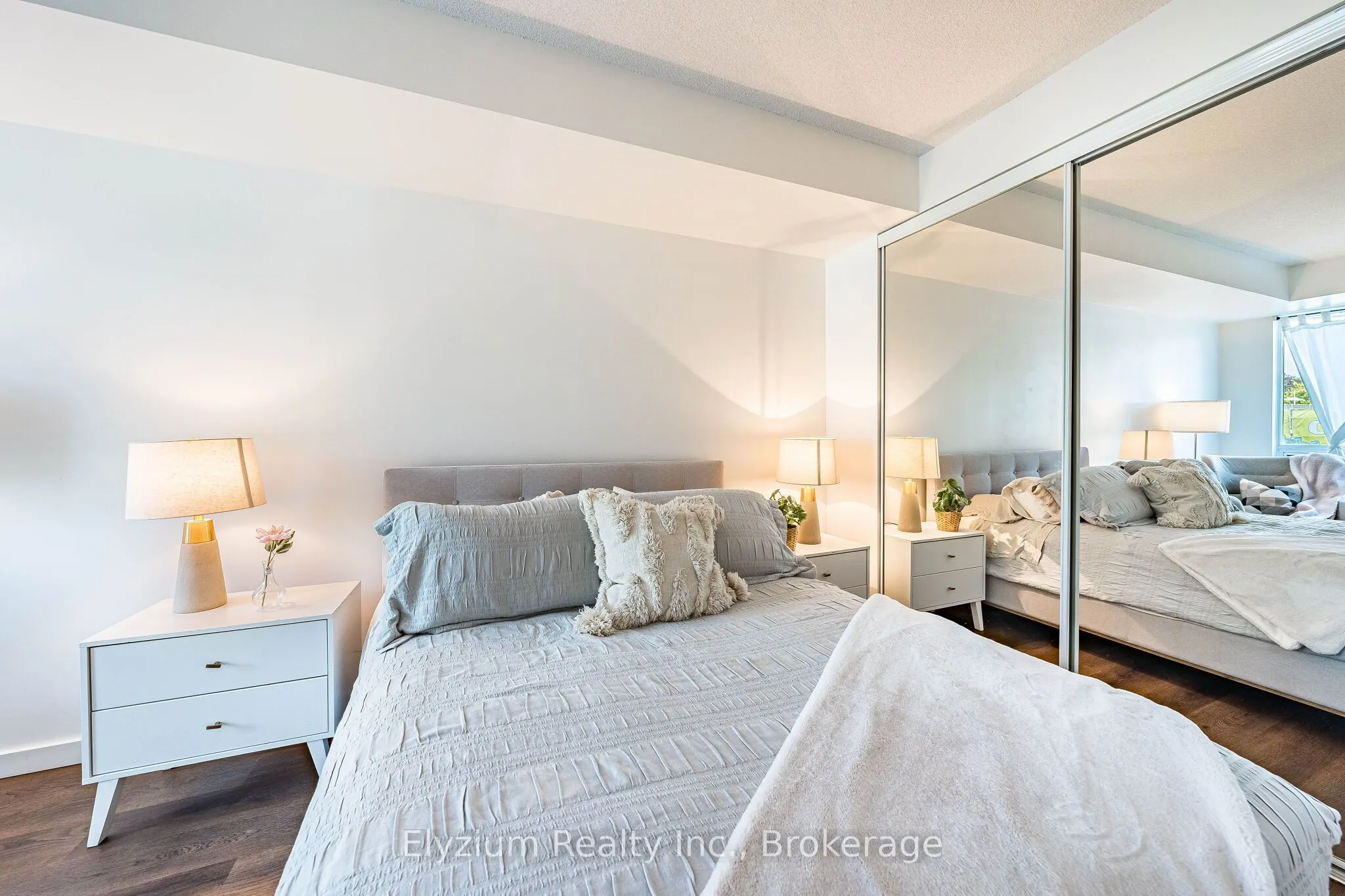 231 Fort York Boulevard #220