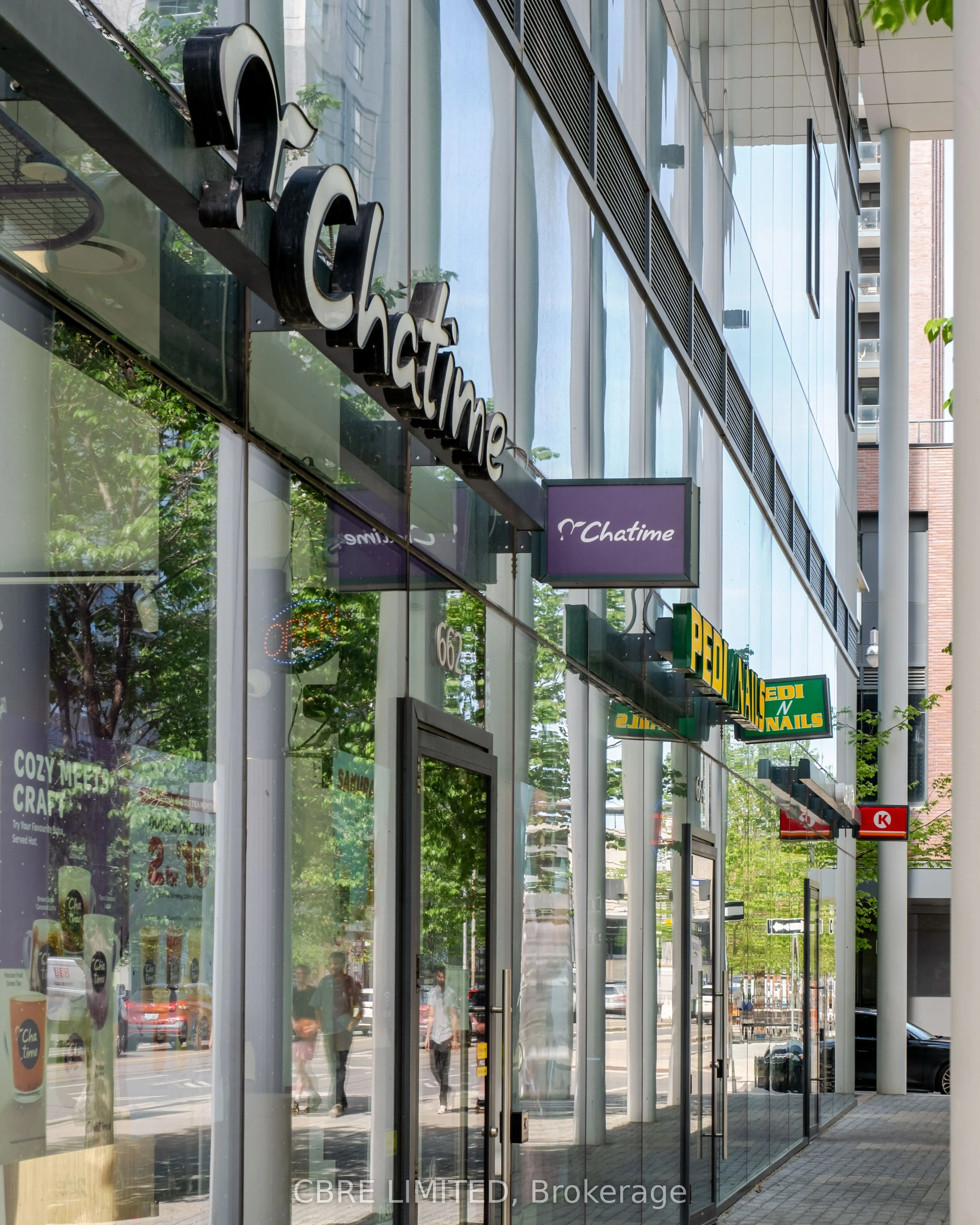 650-668 Dundas Street E