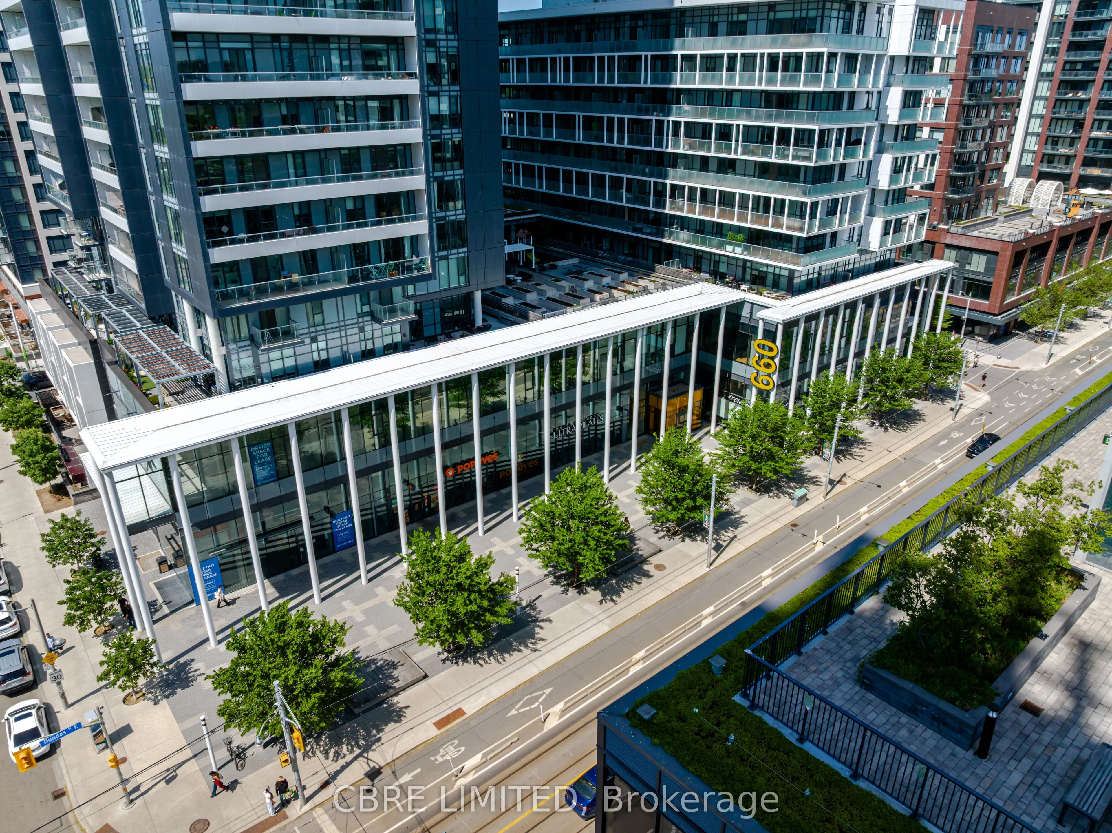 650-668 Dundas Street E