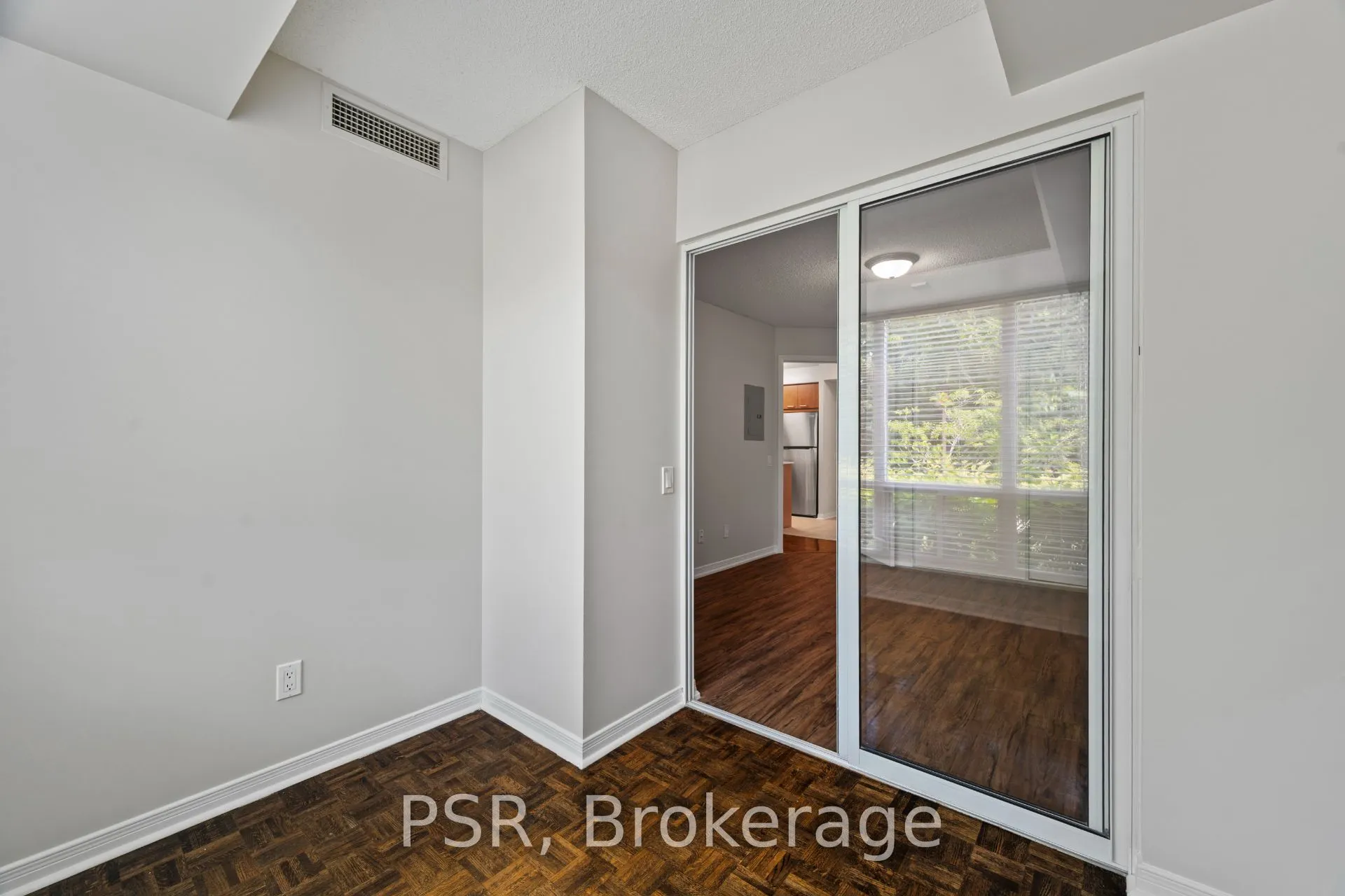 515 Rosewell Avenue #104