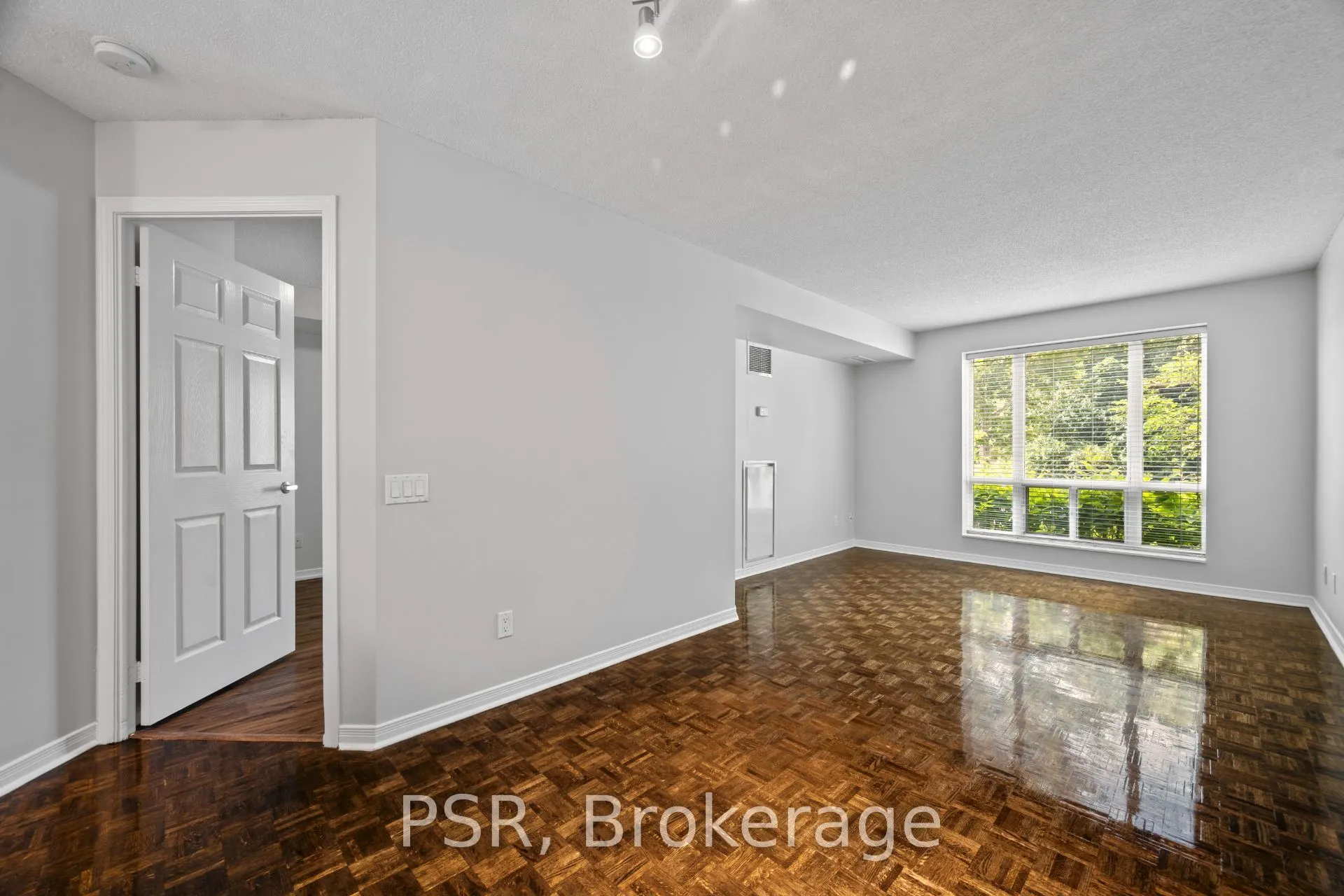515 Rosewell Avenue #104