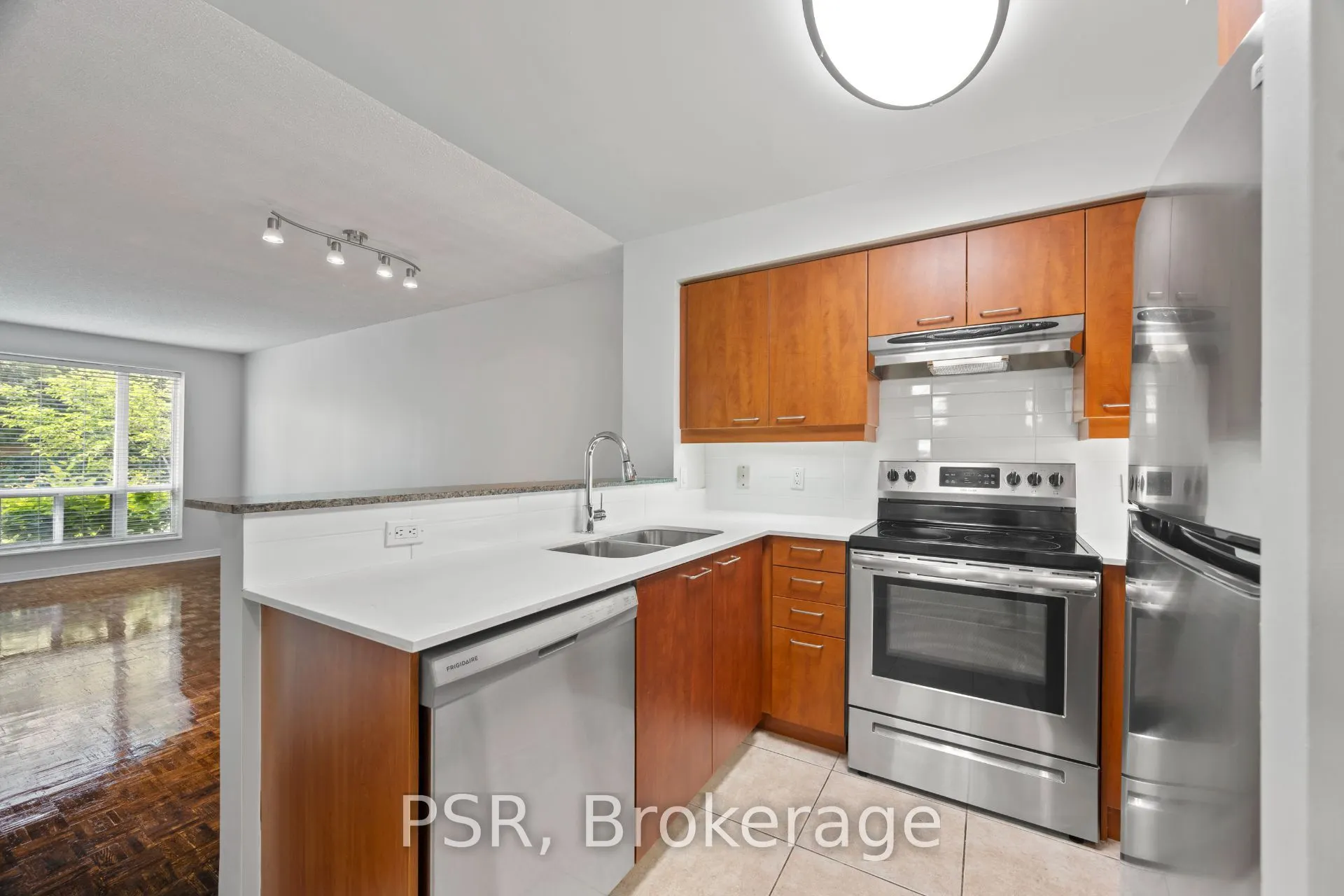 515 Rosewell Avenue #104